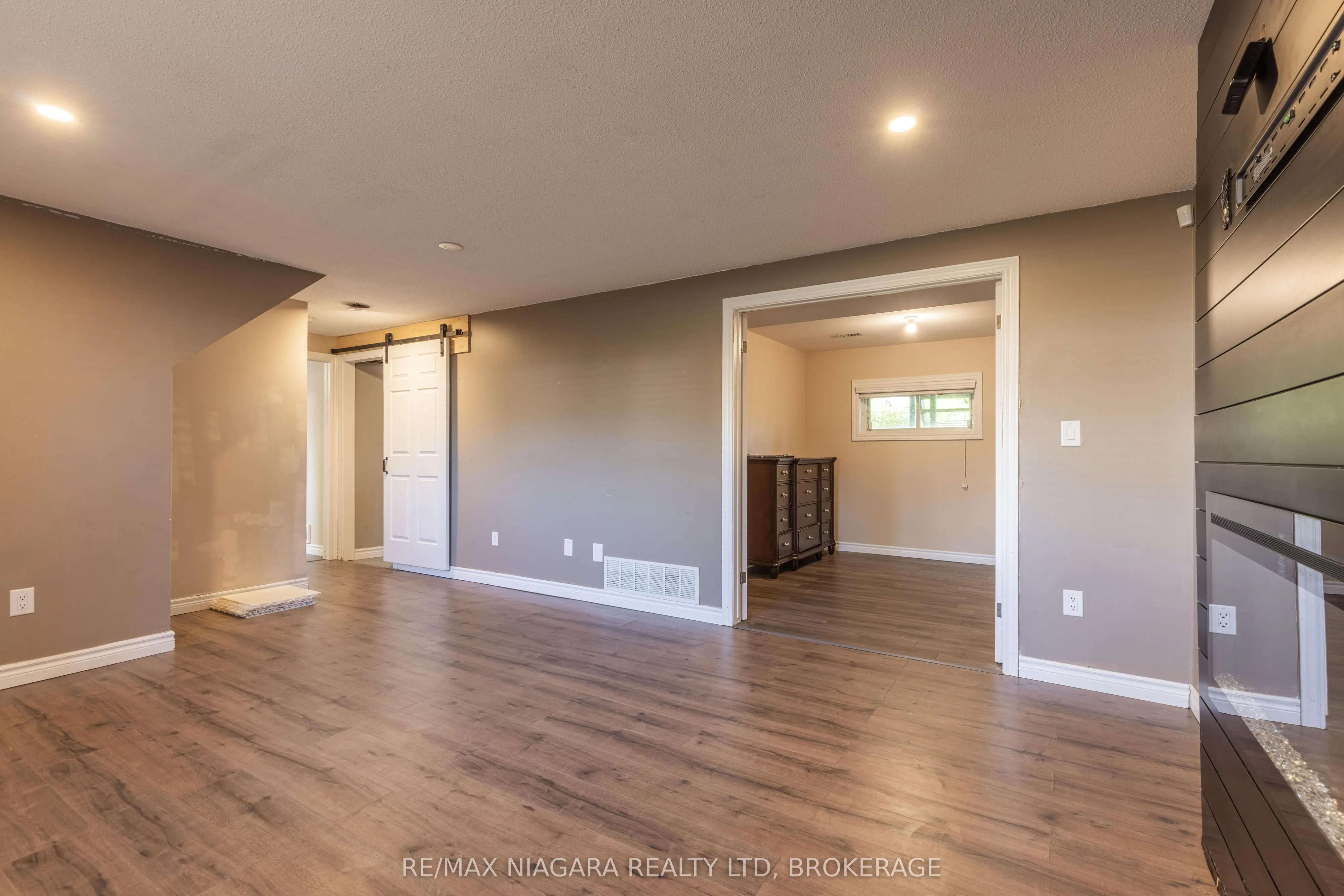 44 Maple Leaf Avenue S