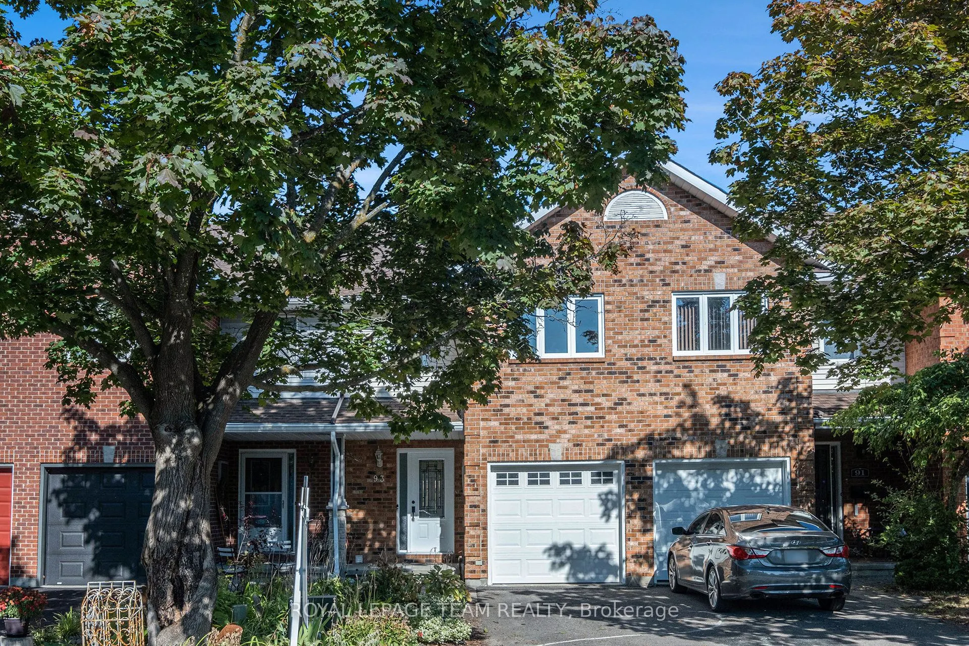93 Royal Oak Court Court