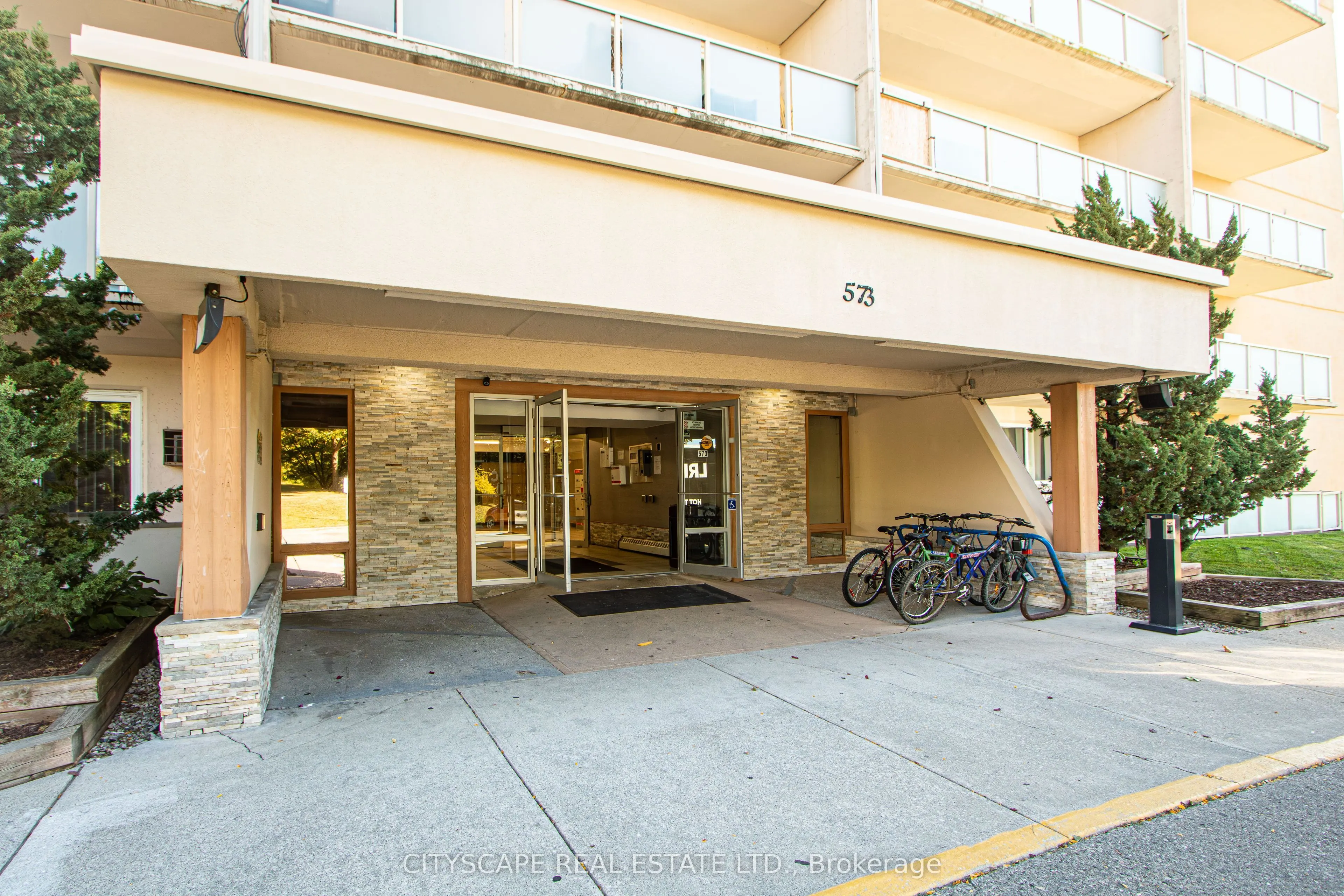 573 Mornington Avenue, #1008