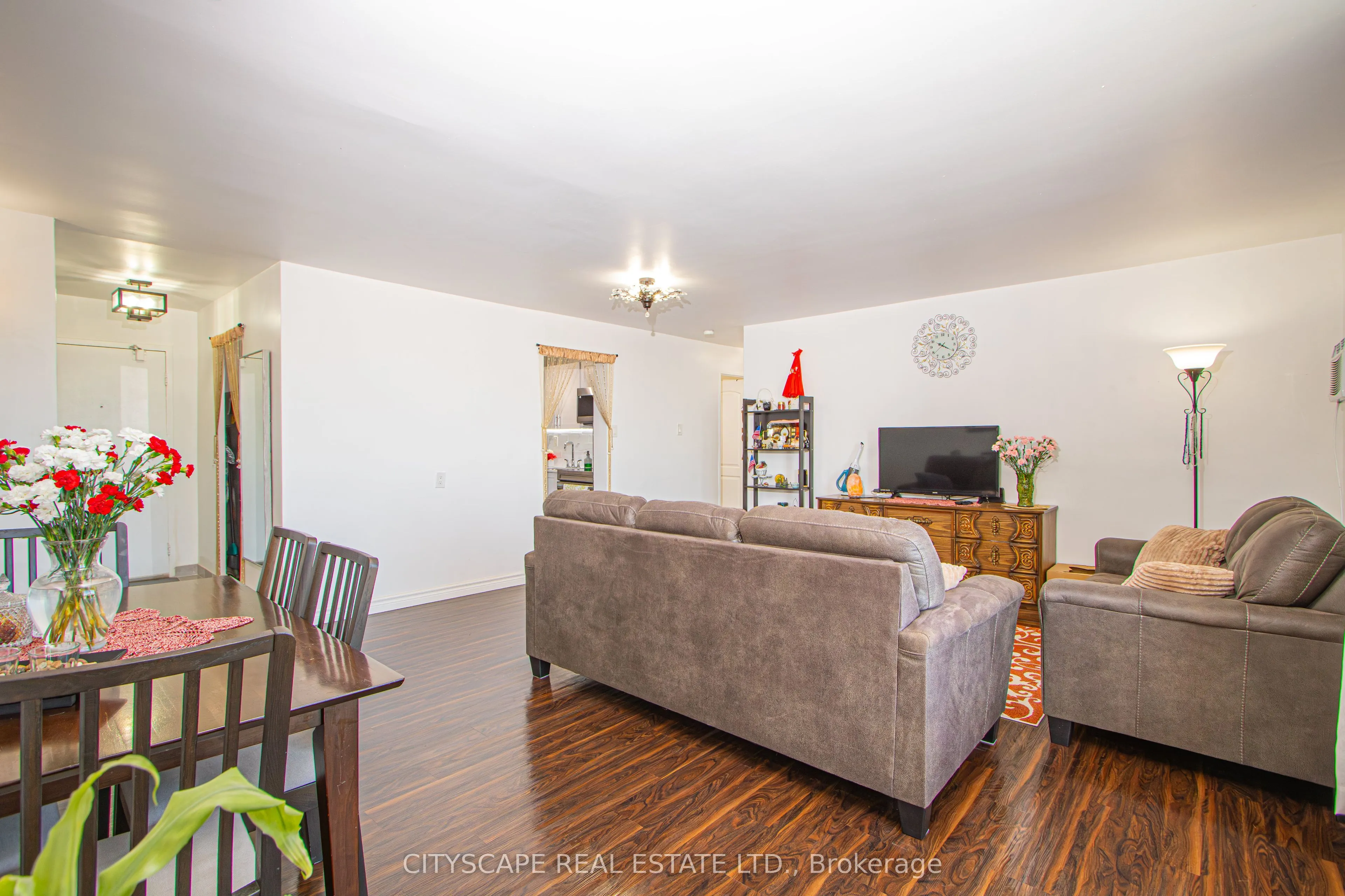 573 Mornington Avenue, #1008