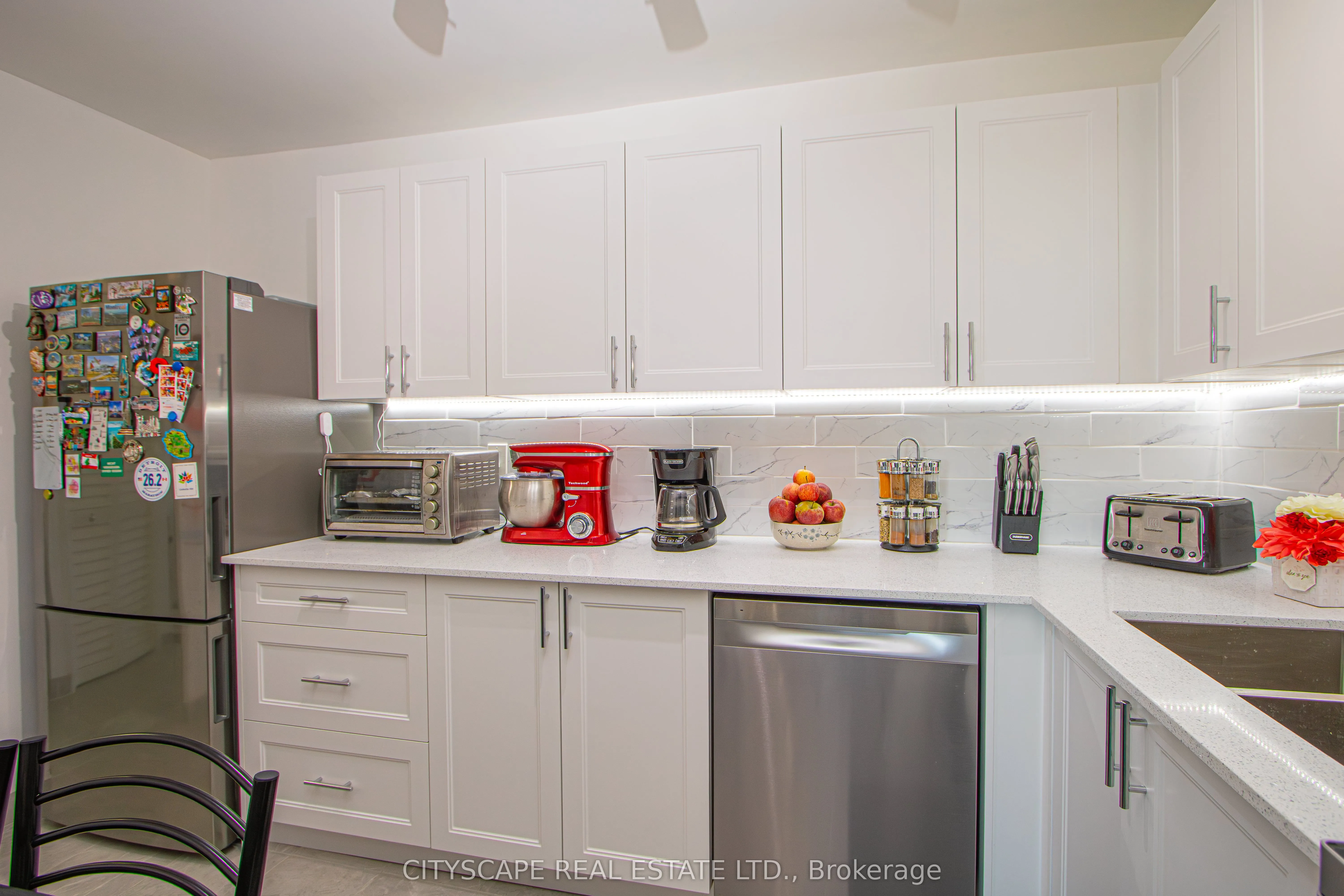 573 Mornington Avenue, #1008