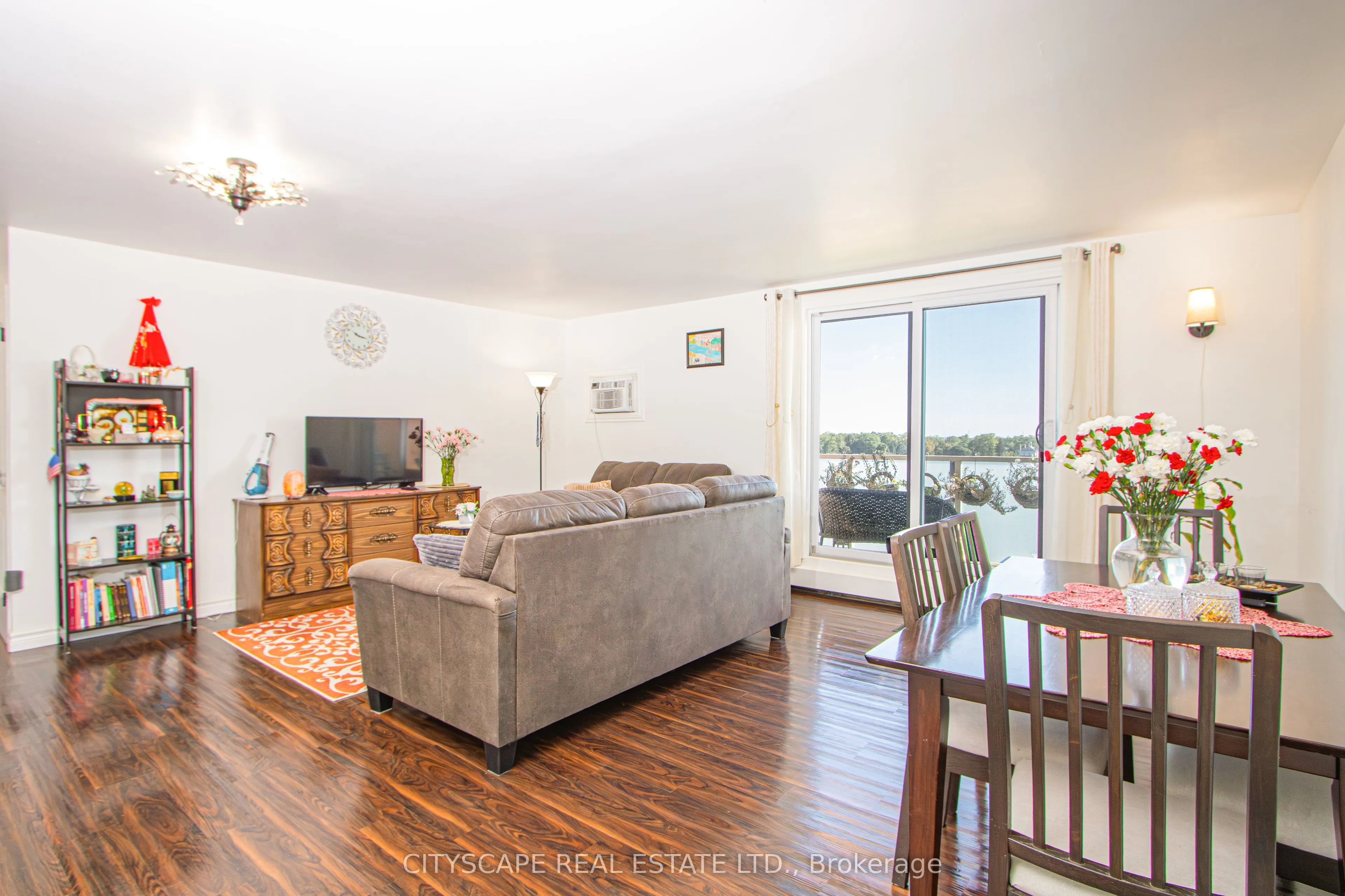 573 Mornington Avenue, #1008