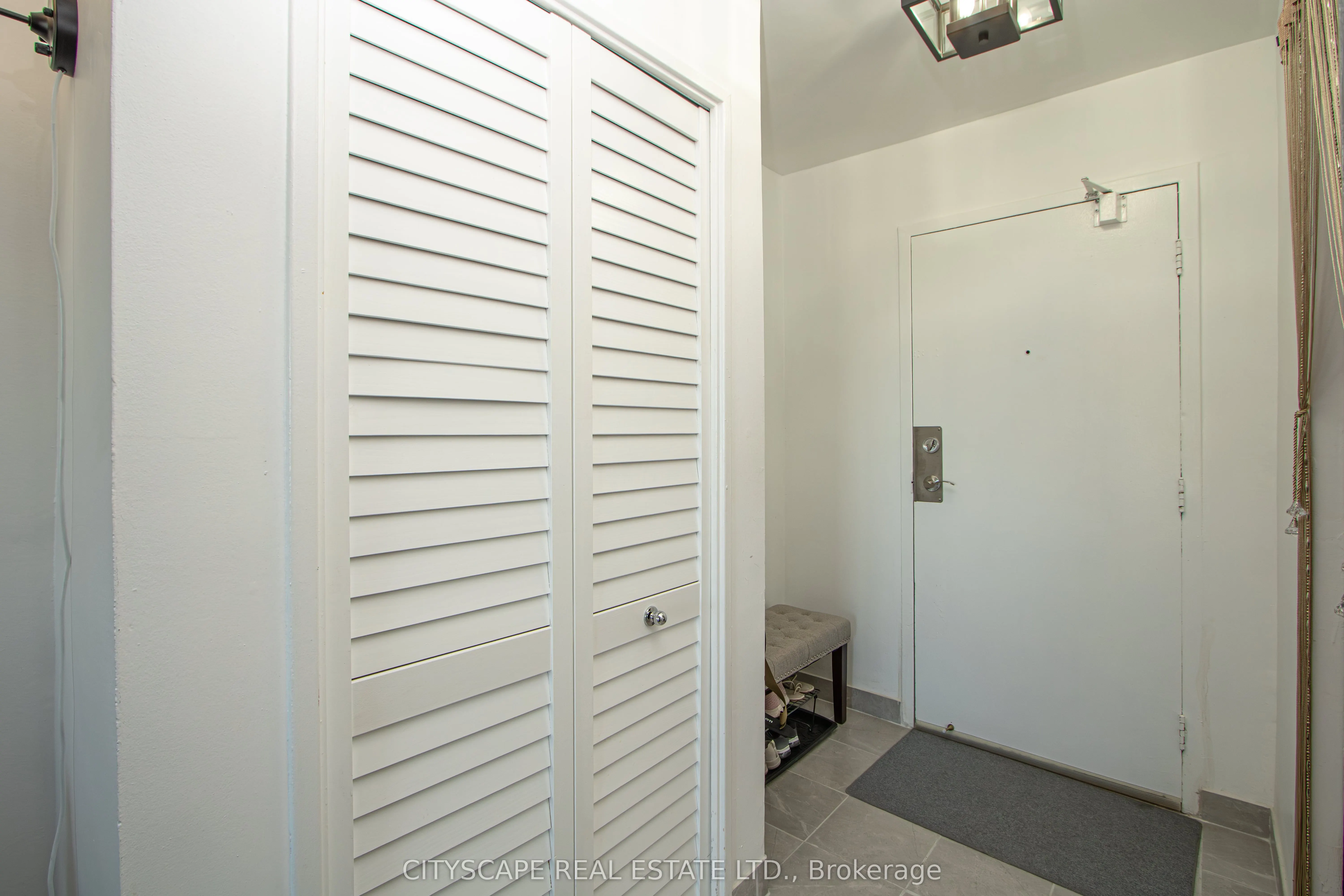 573 Mornington Avenue, #1008