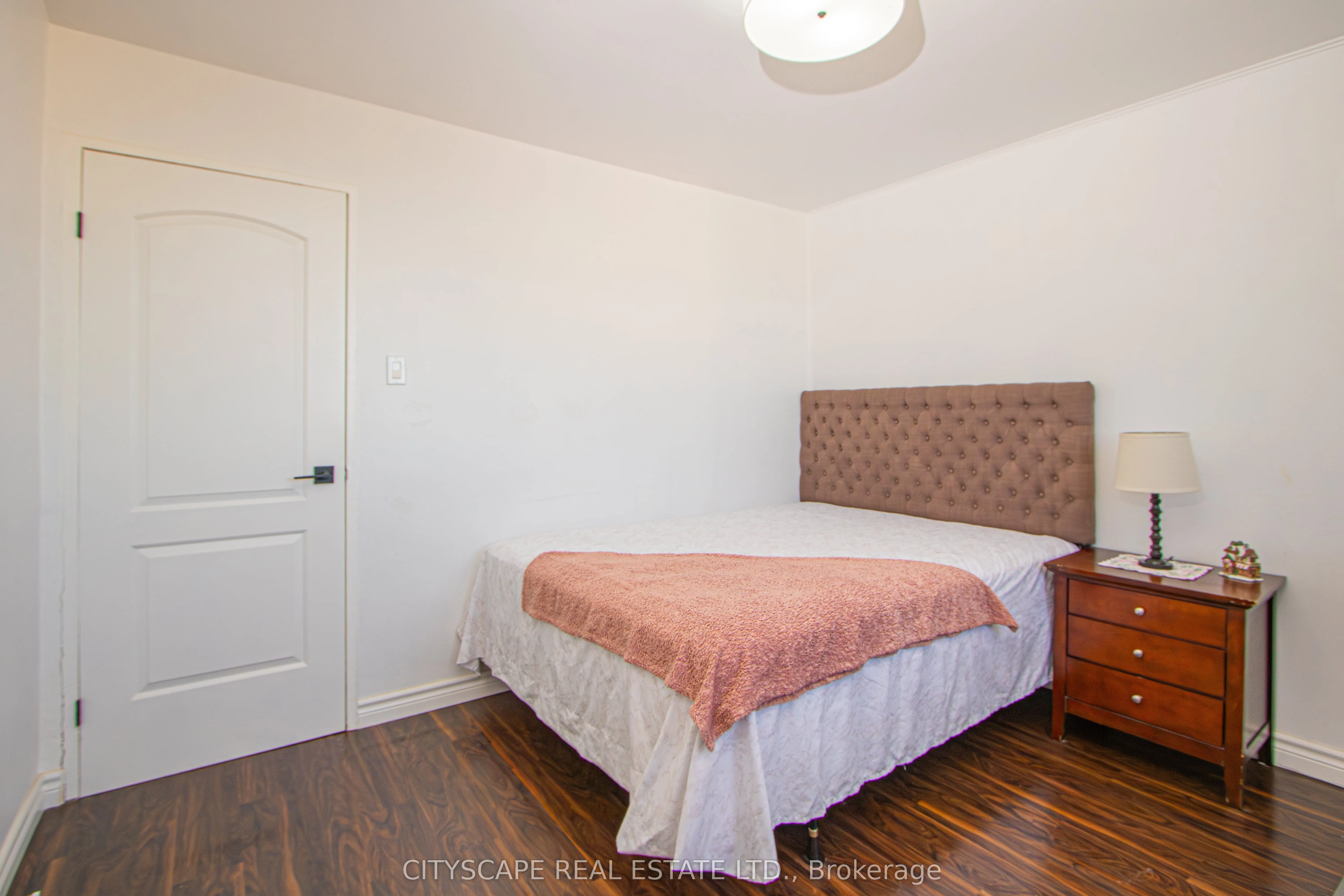 573 Mornington Avenue, #1008