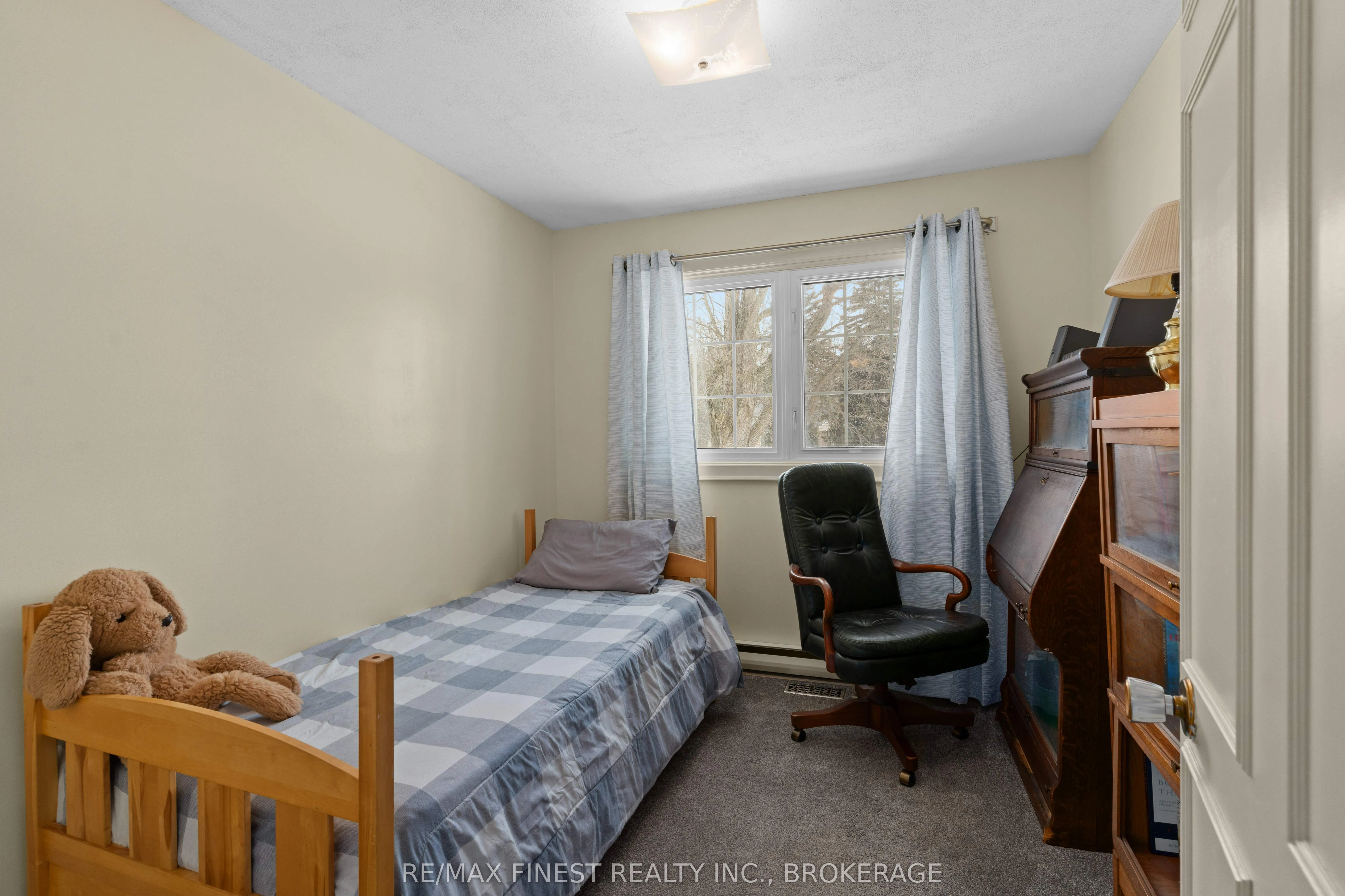 15 Edgewood Drive