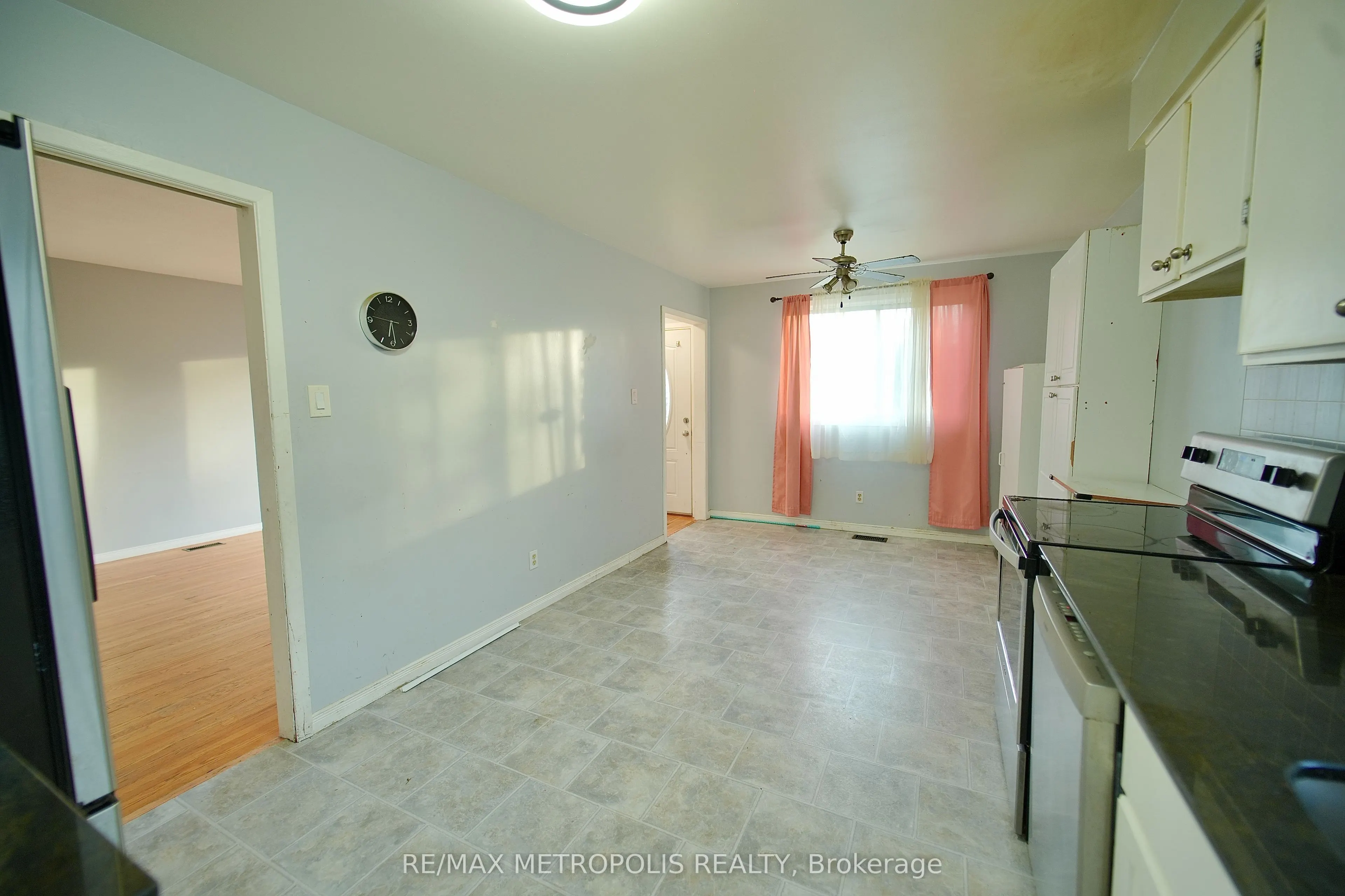 176 Culver Crescent, #Main Fl