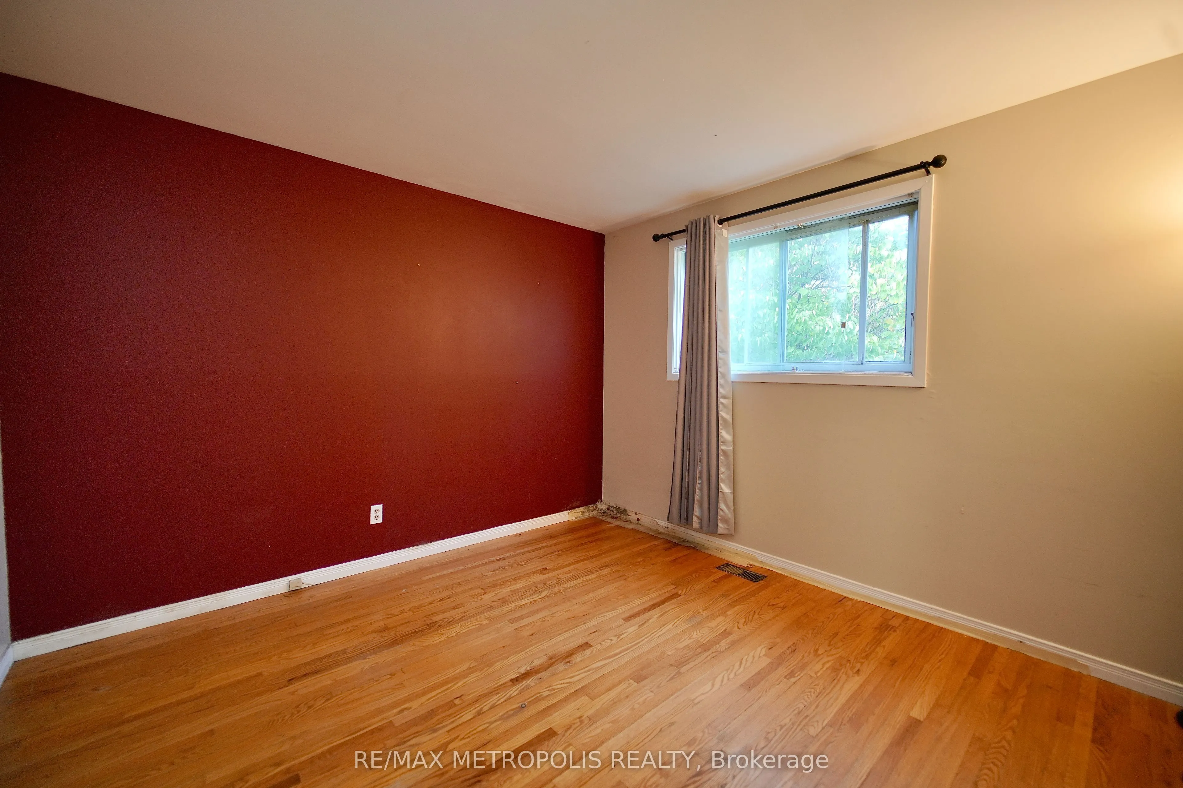 176 Culver Crescent, #Main Fl
