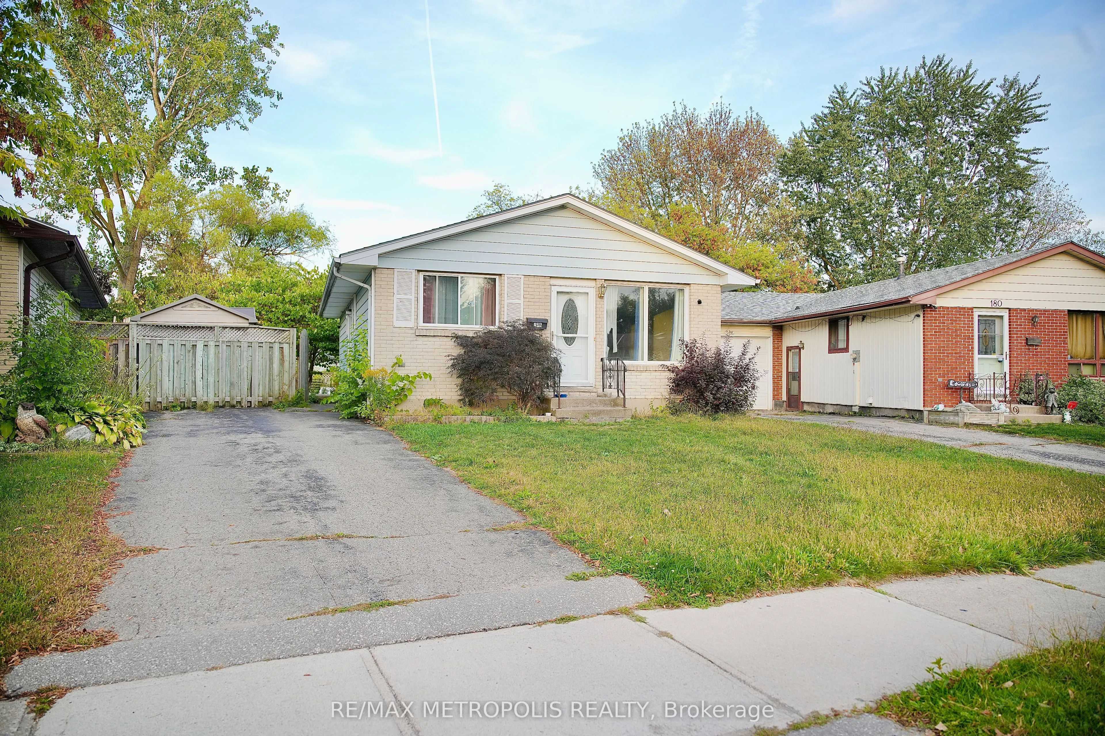 176 Culver Crescent, #Main Fl