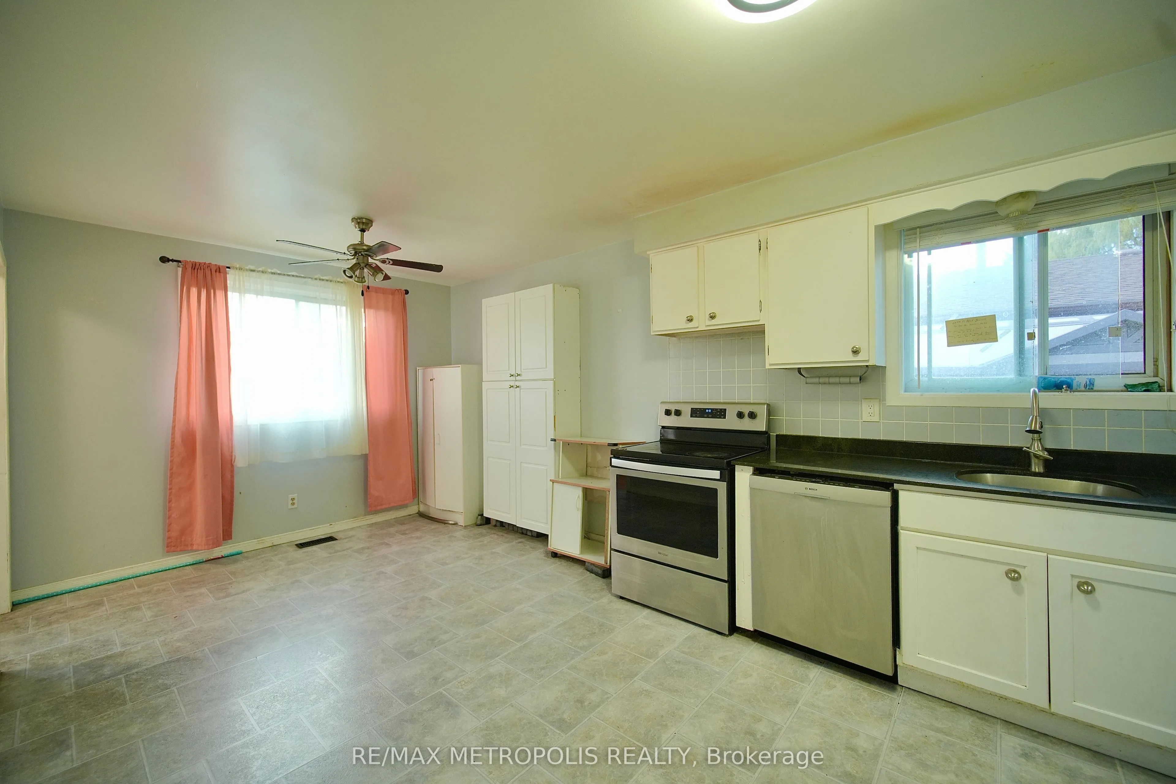 176 Culver Crescent, #Main Fl