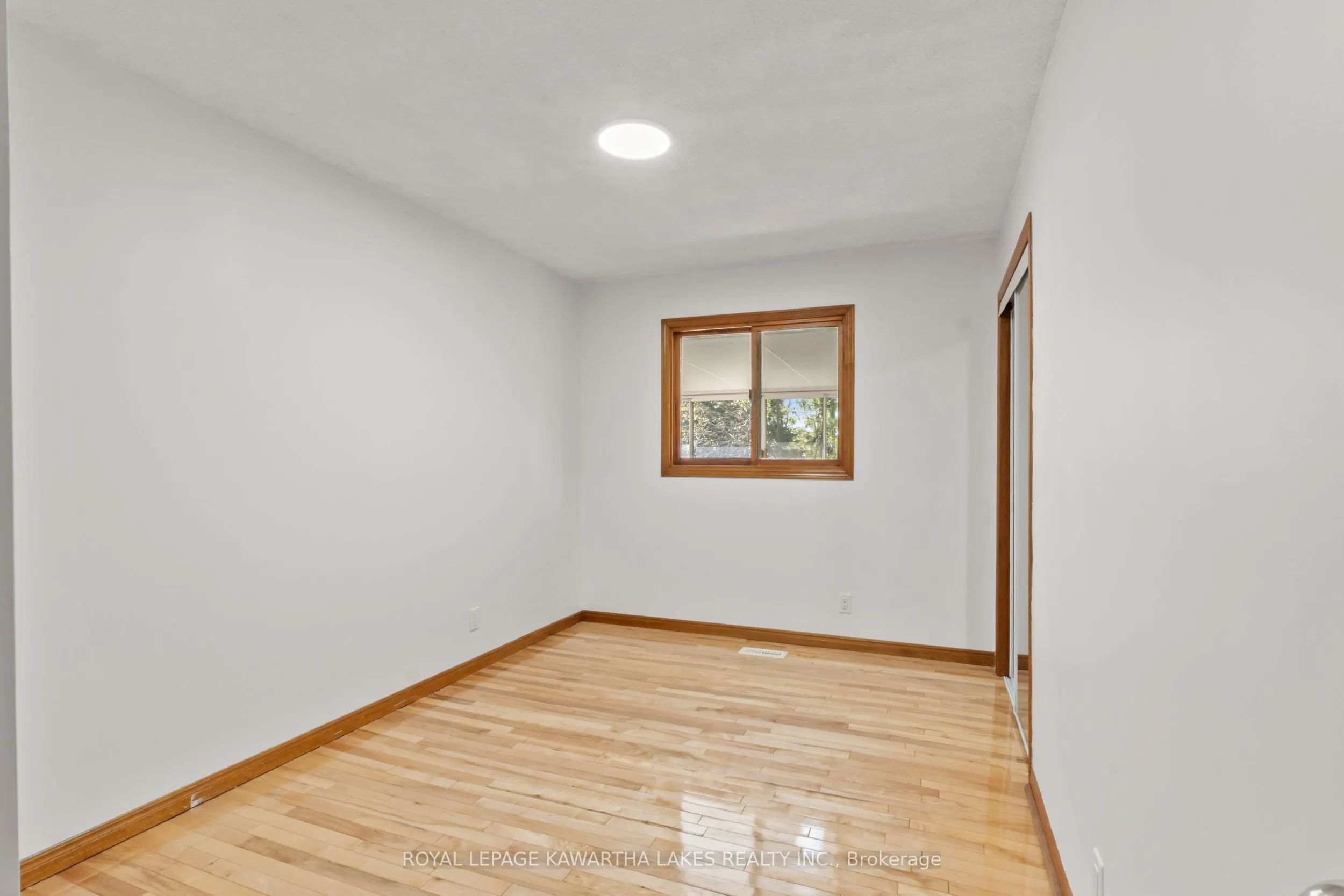 195 Elgin Street W