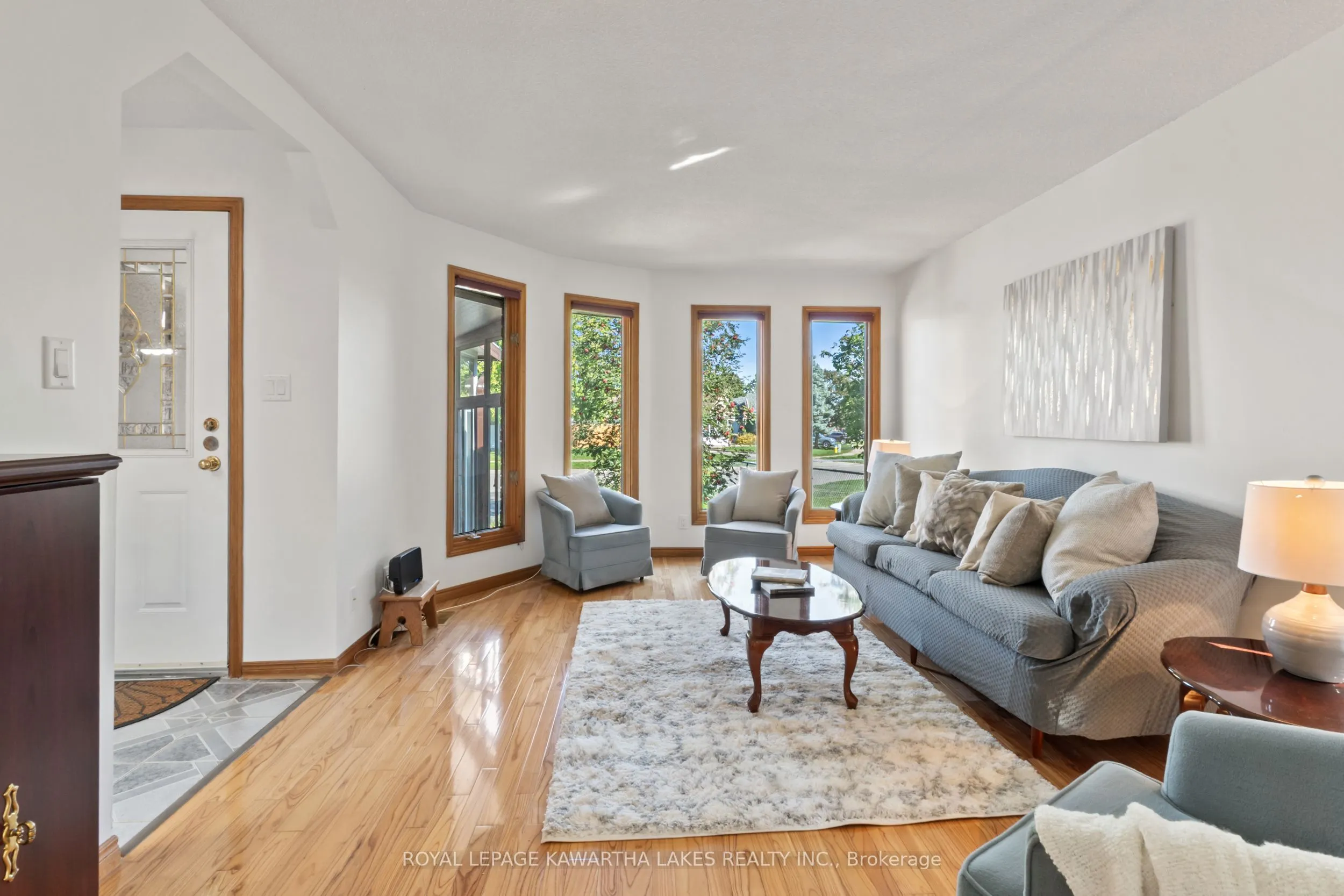 195 Elgin Street W