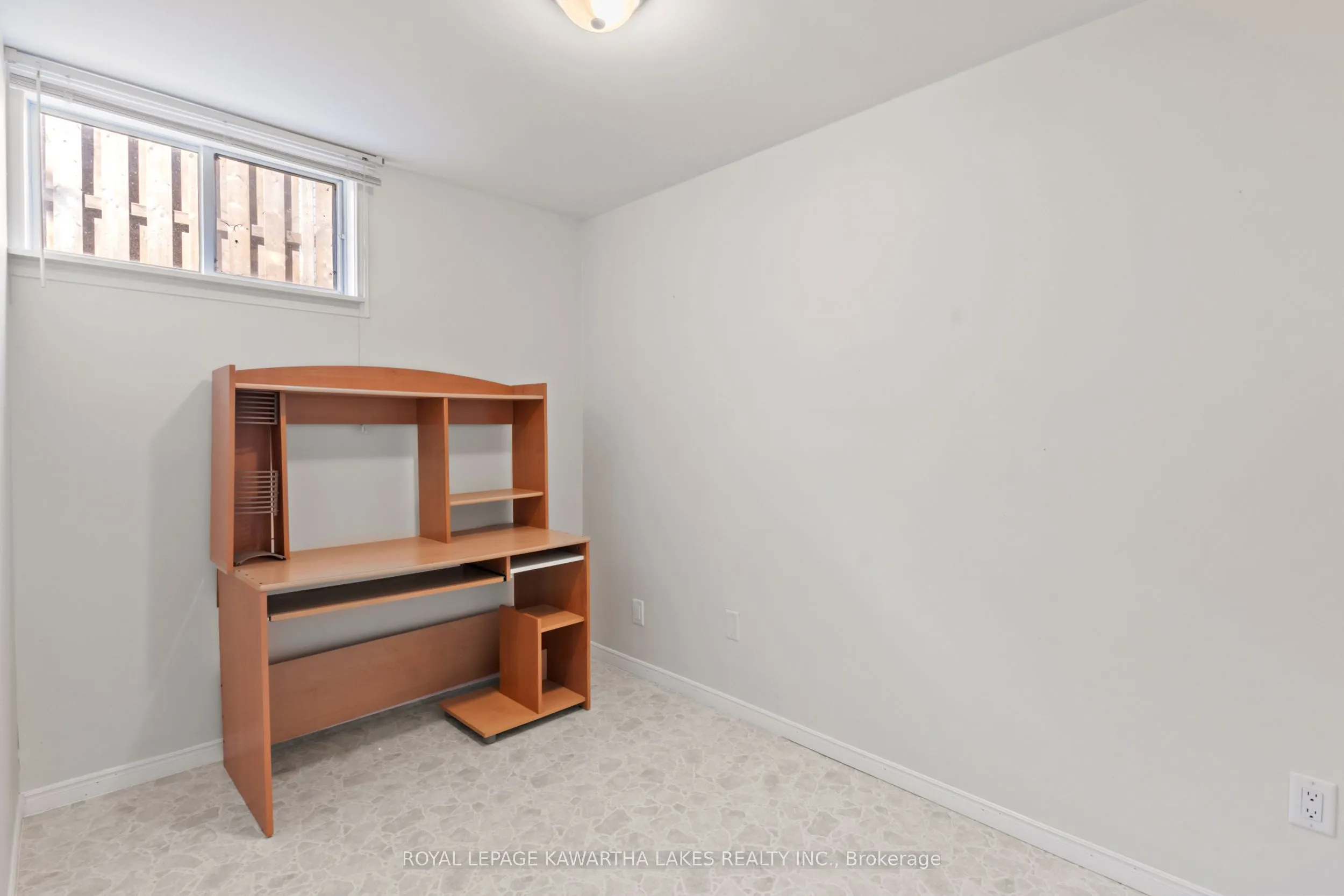 195 Elgin Street W