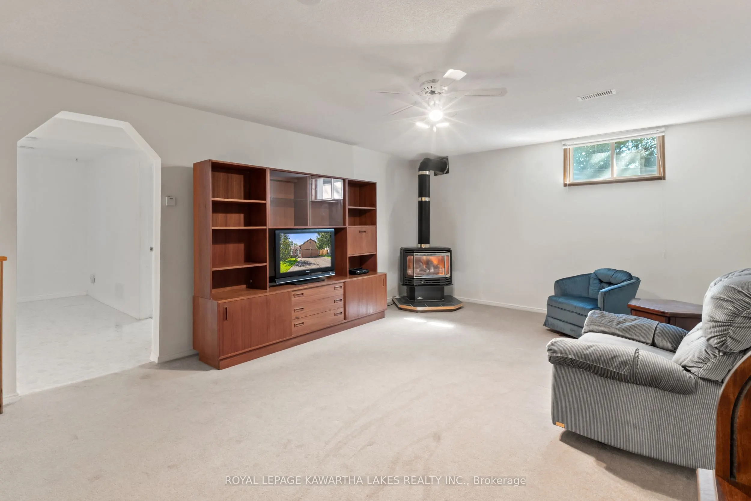 195 Elgin Street W
