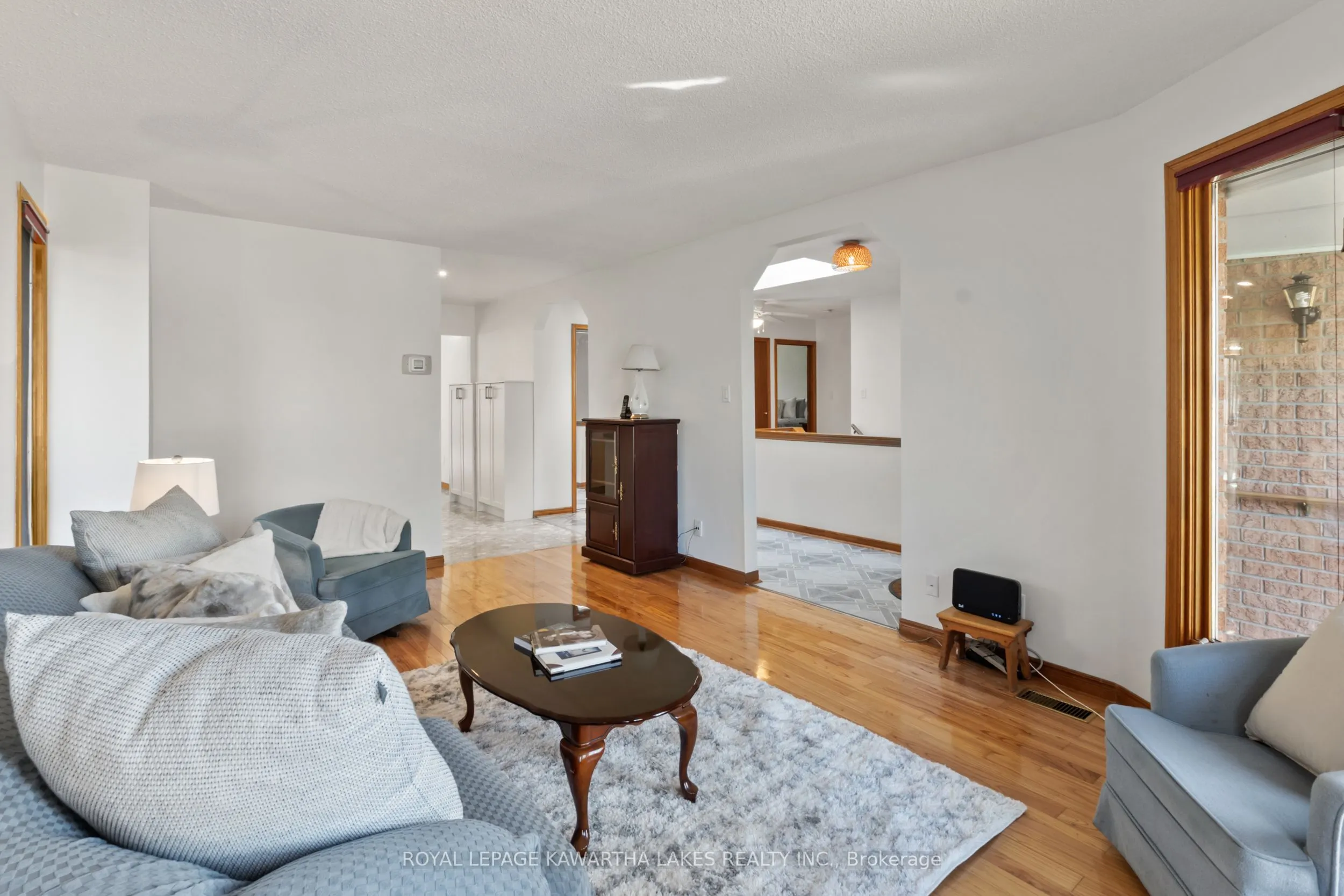 195 Elgin Street W
