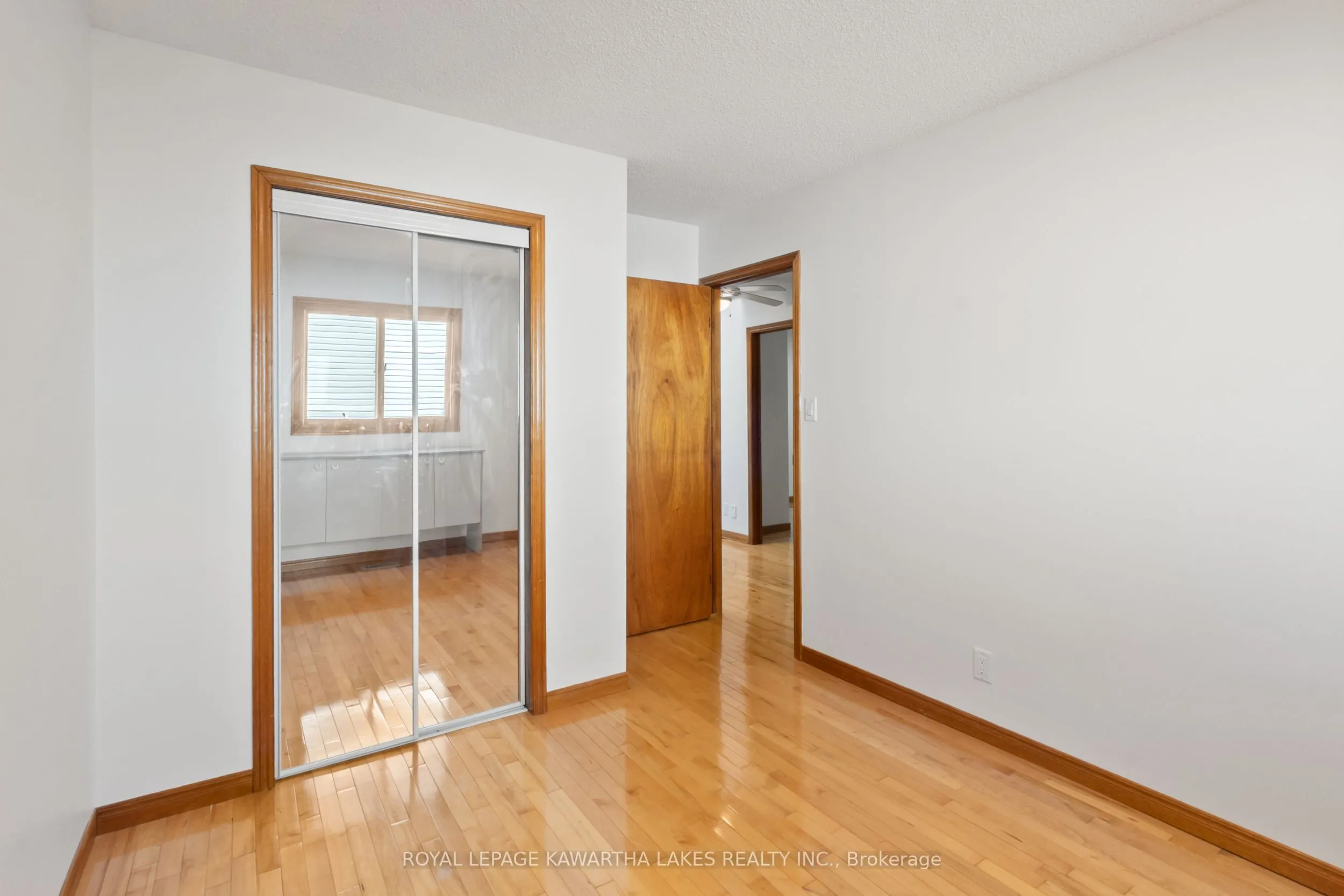 195 Elgin Street W