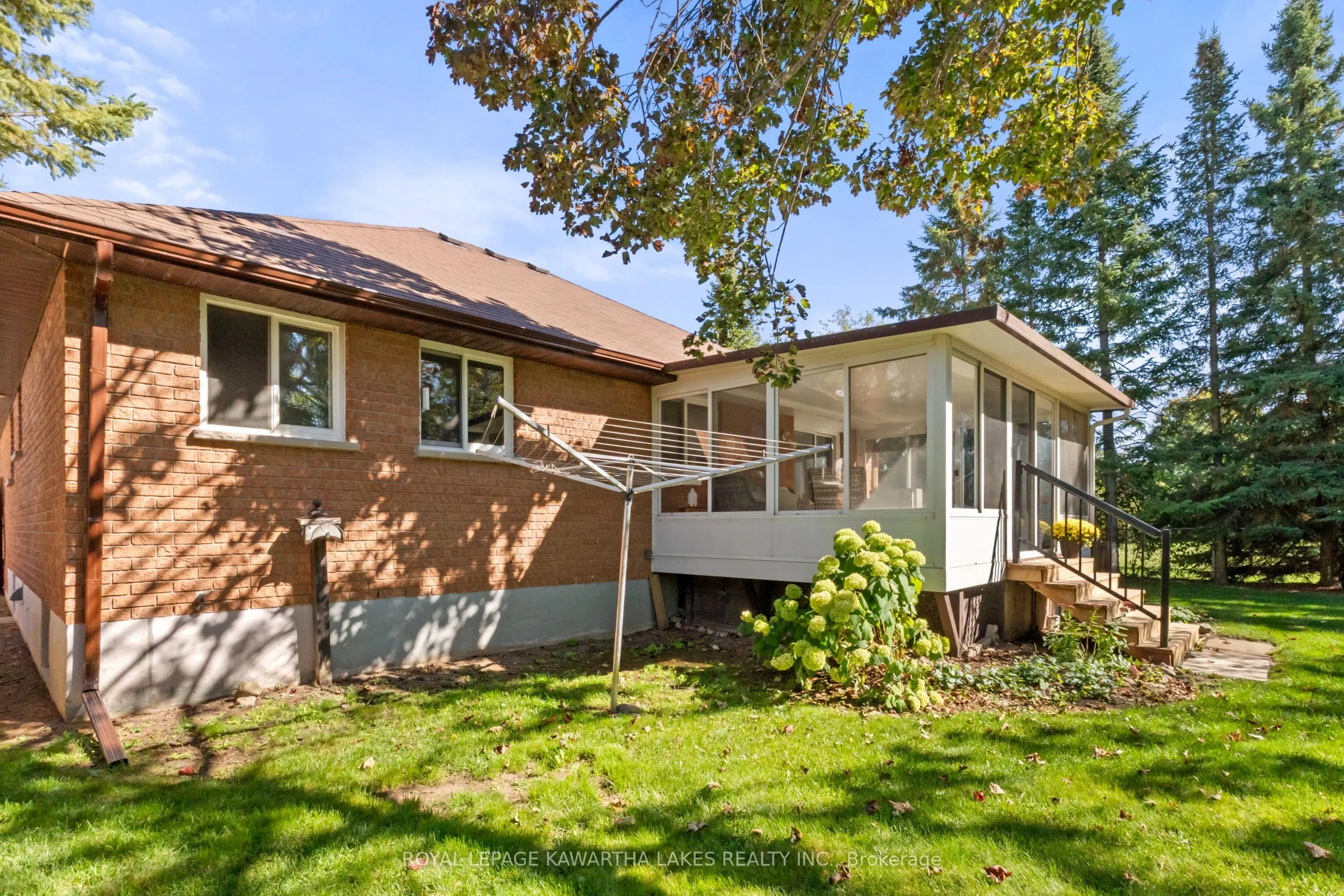 195 Elgin Street W