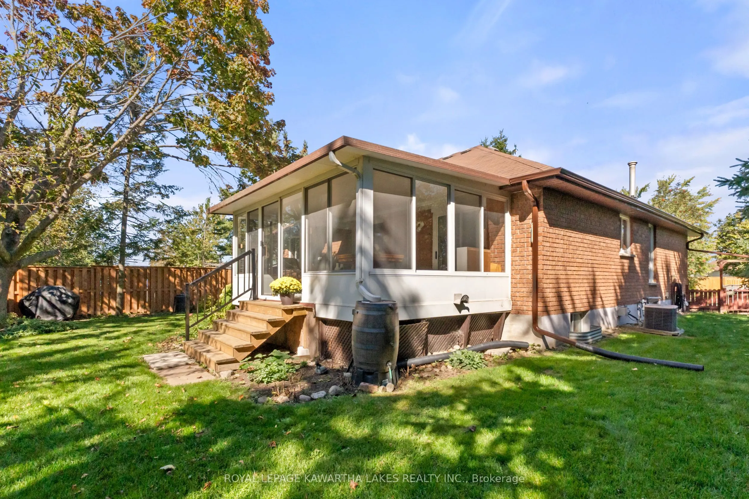 195 Elgin Street W