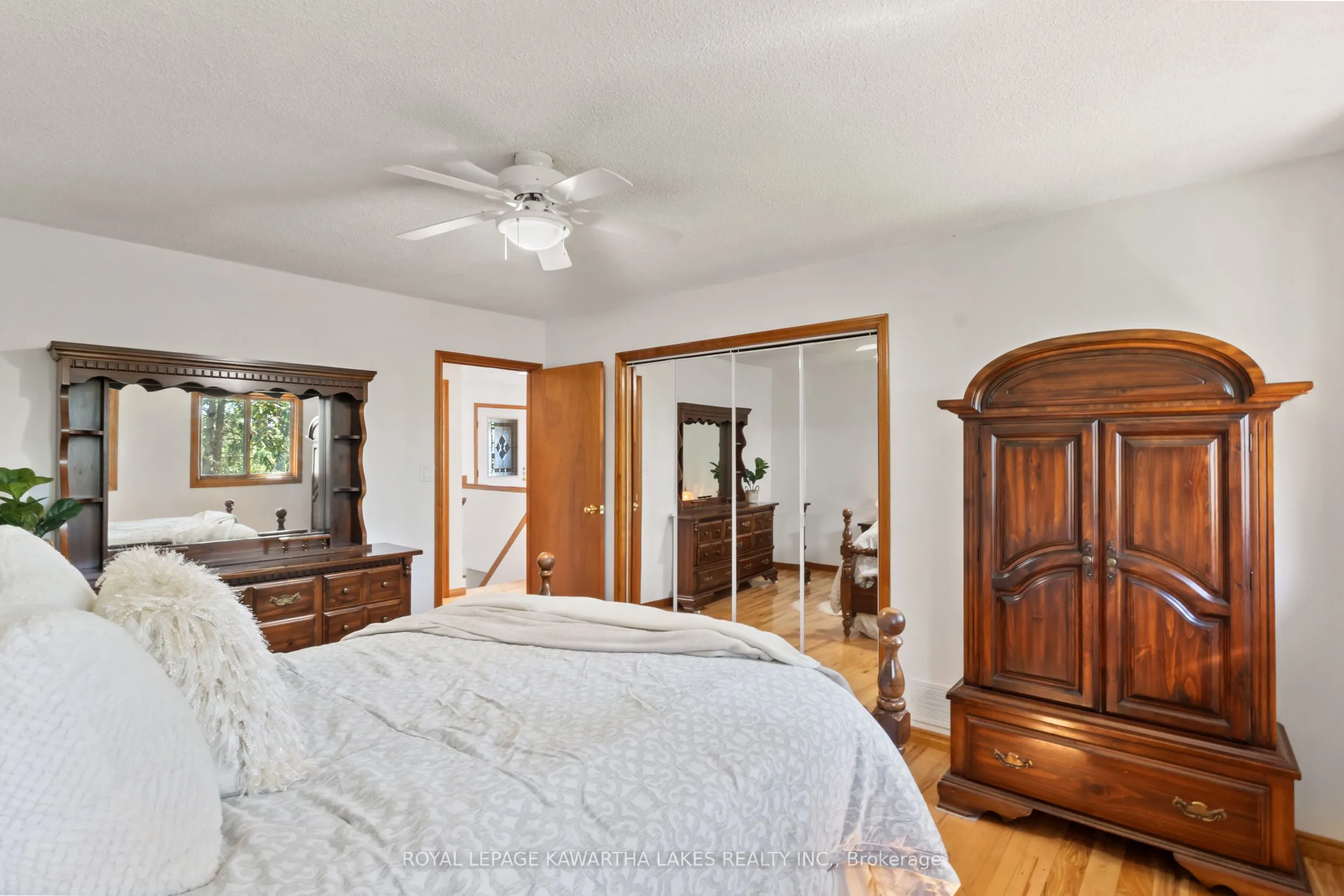 195 Elgin Street W