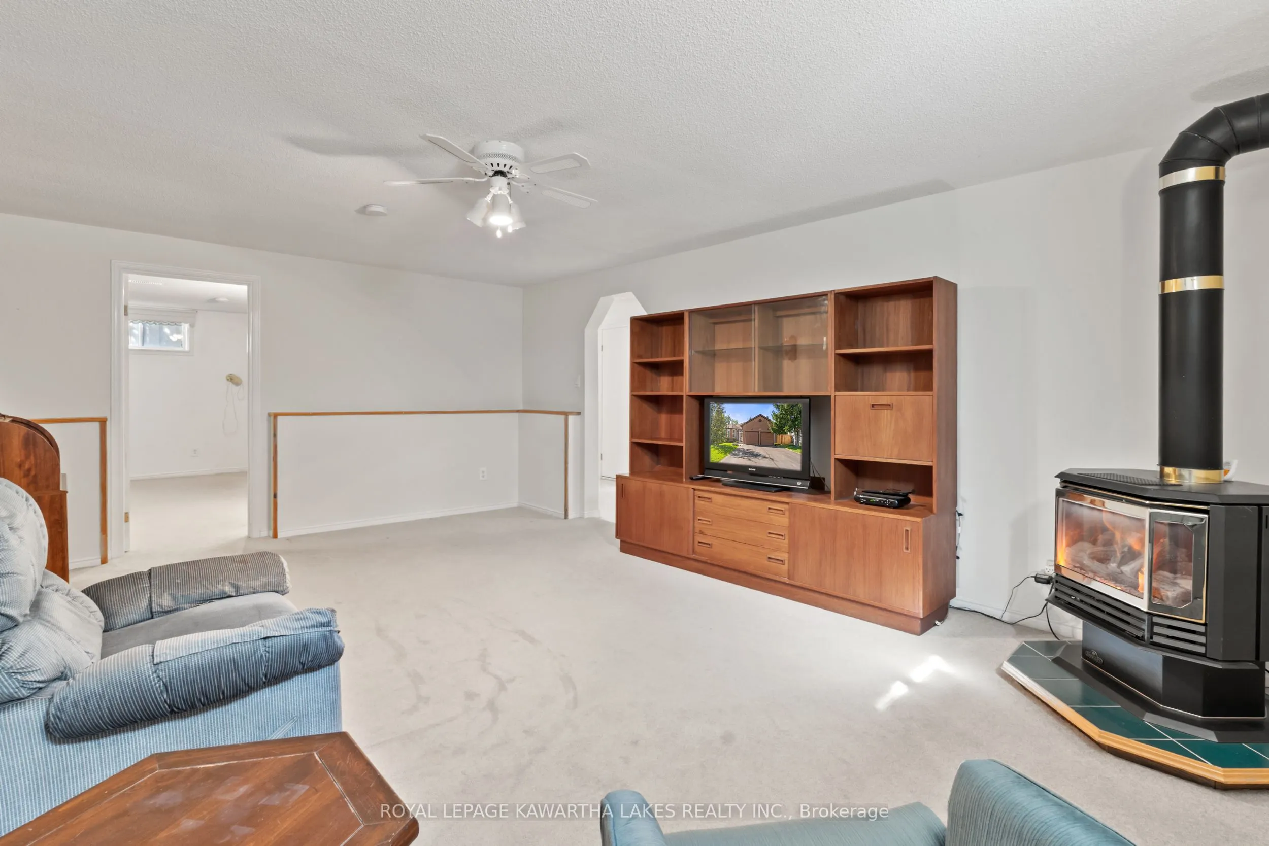 195 Elgin Street W