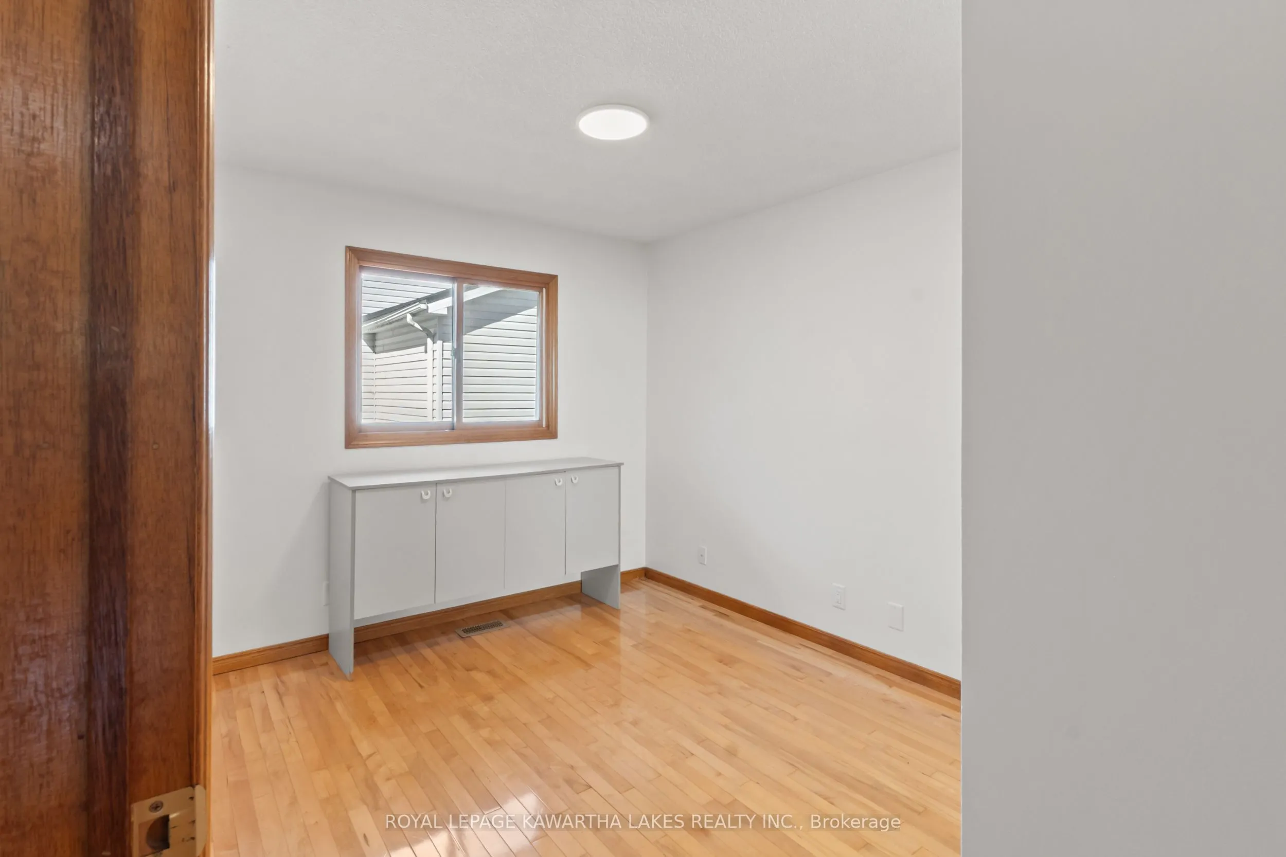195 Elgin Street W