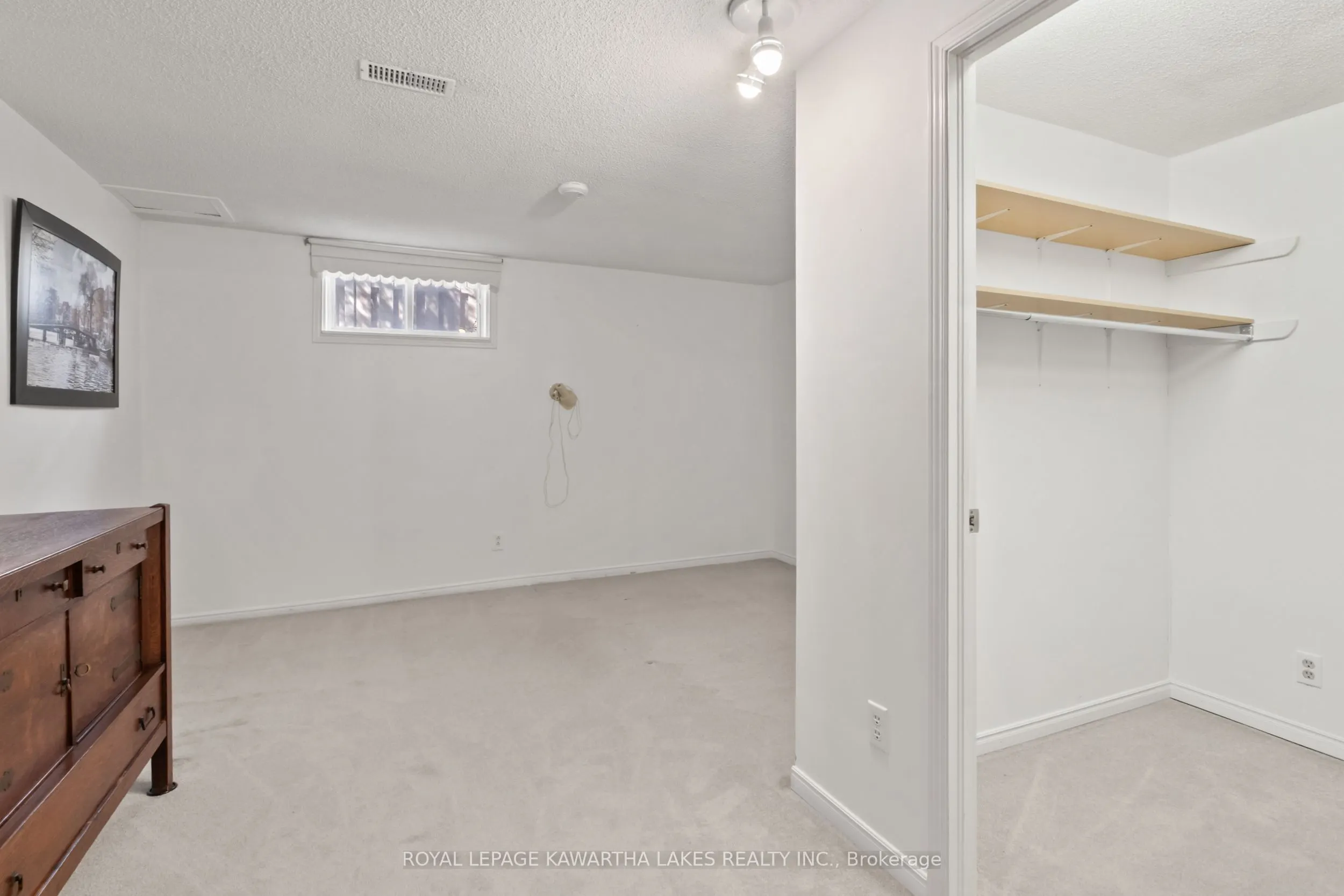 195 Elgin Street W