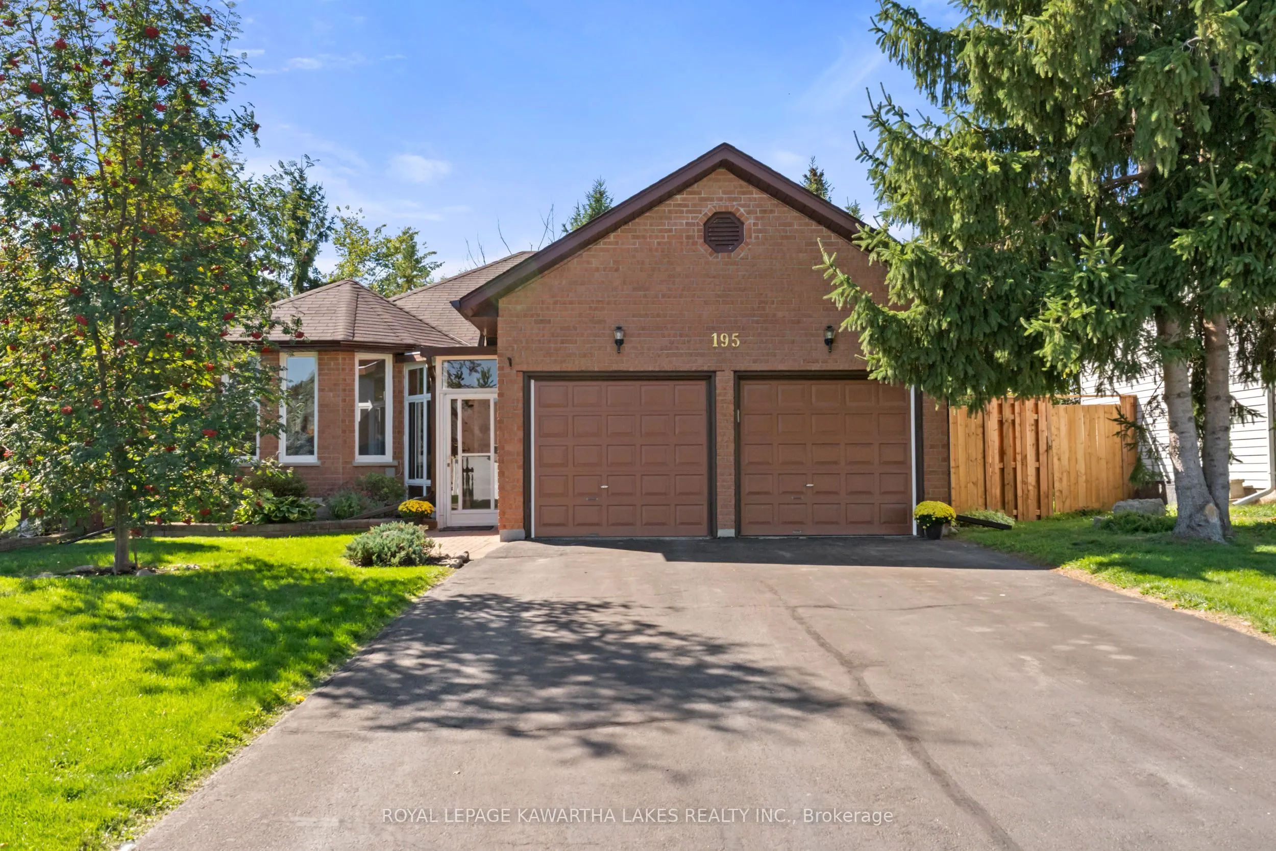 195 Elgin Street W