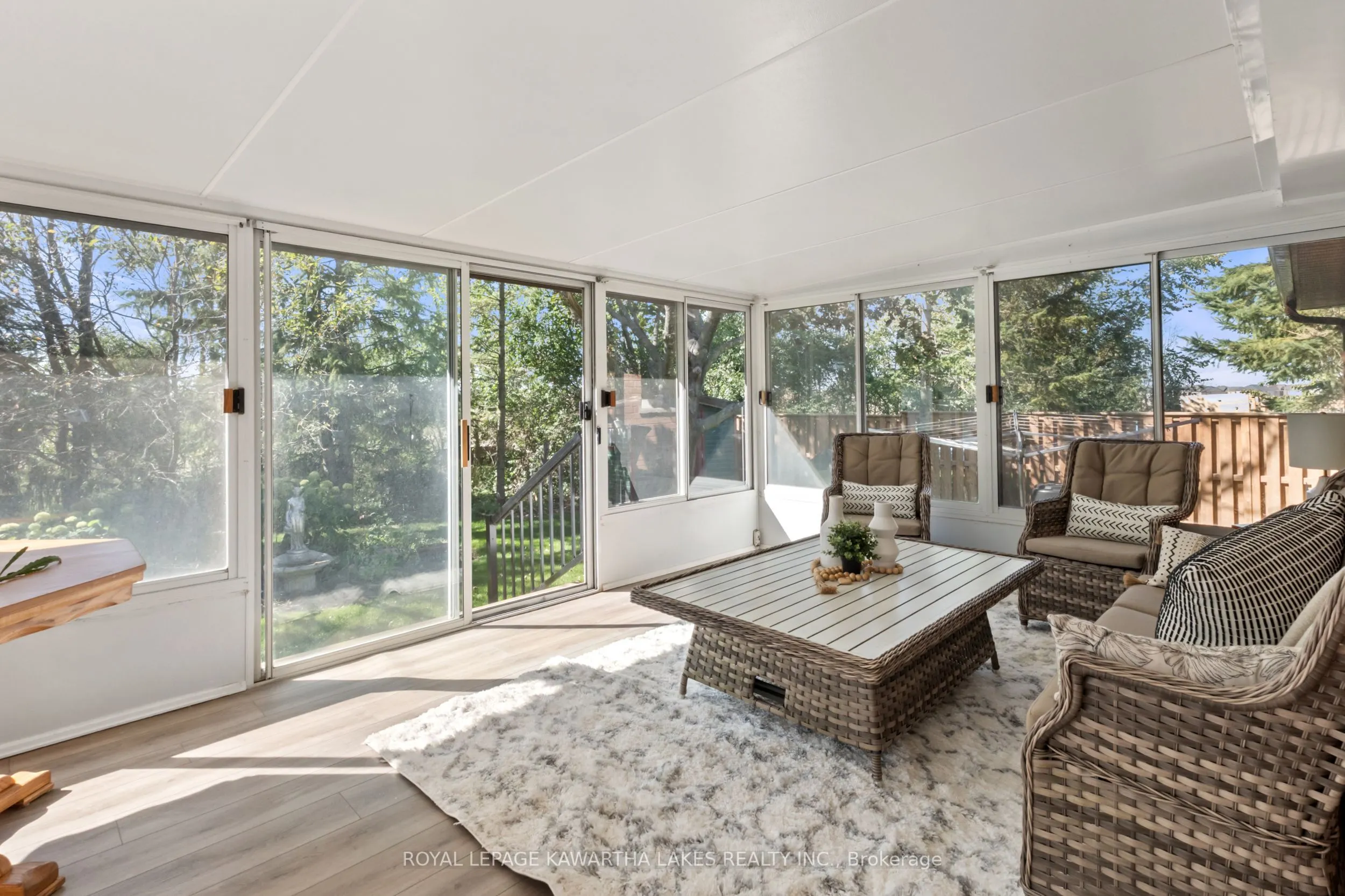 195 Elgin Street W