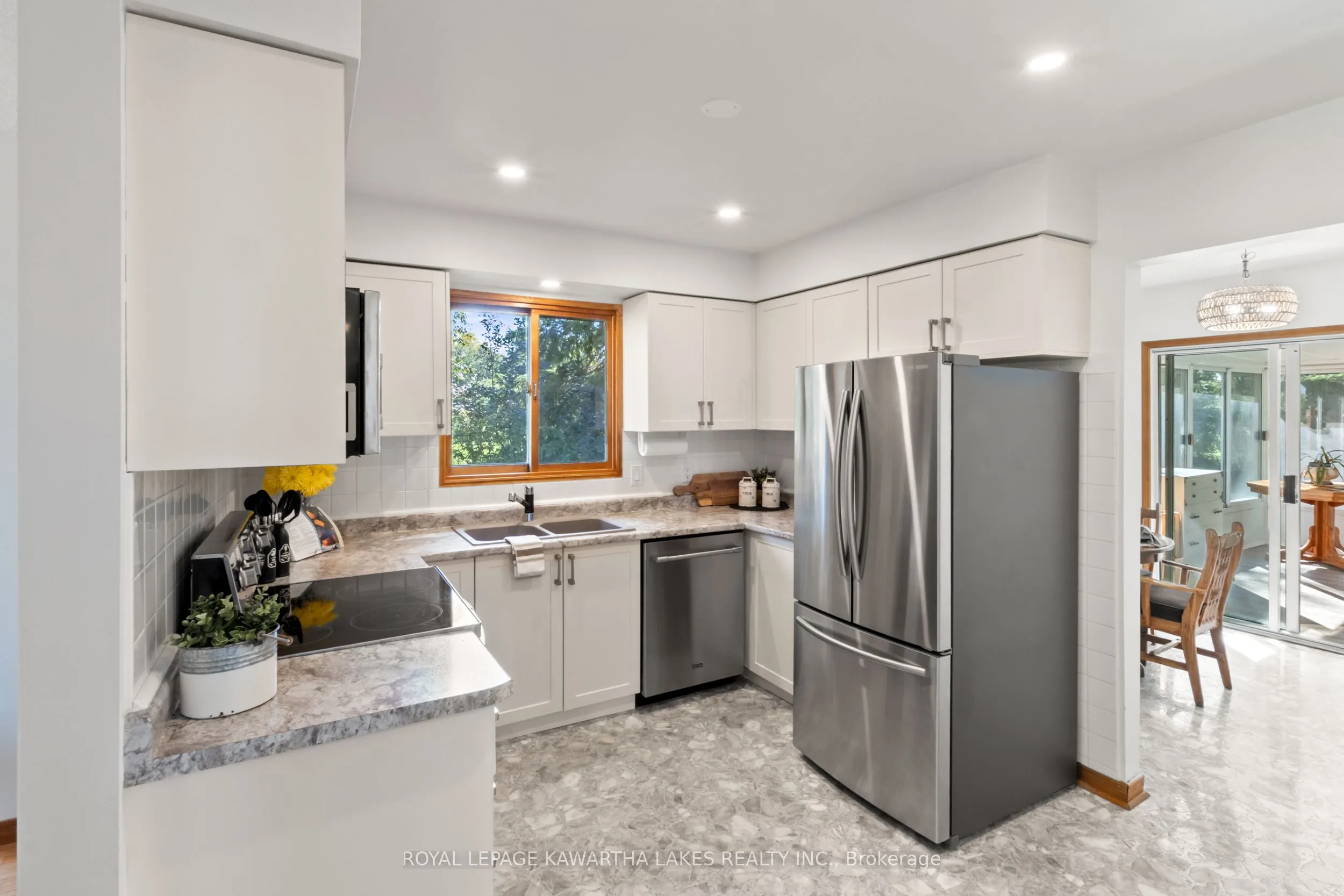 195 Elgin Street W
