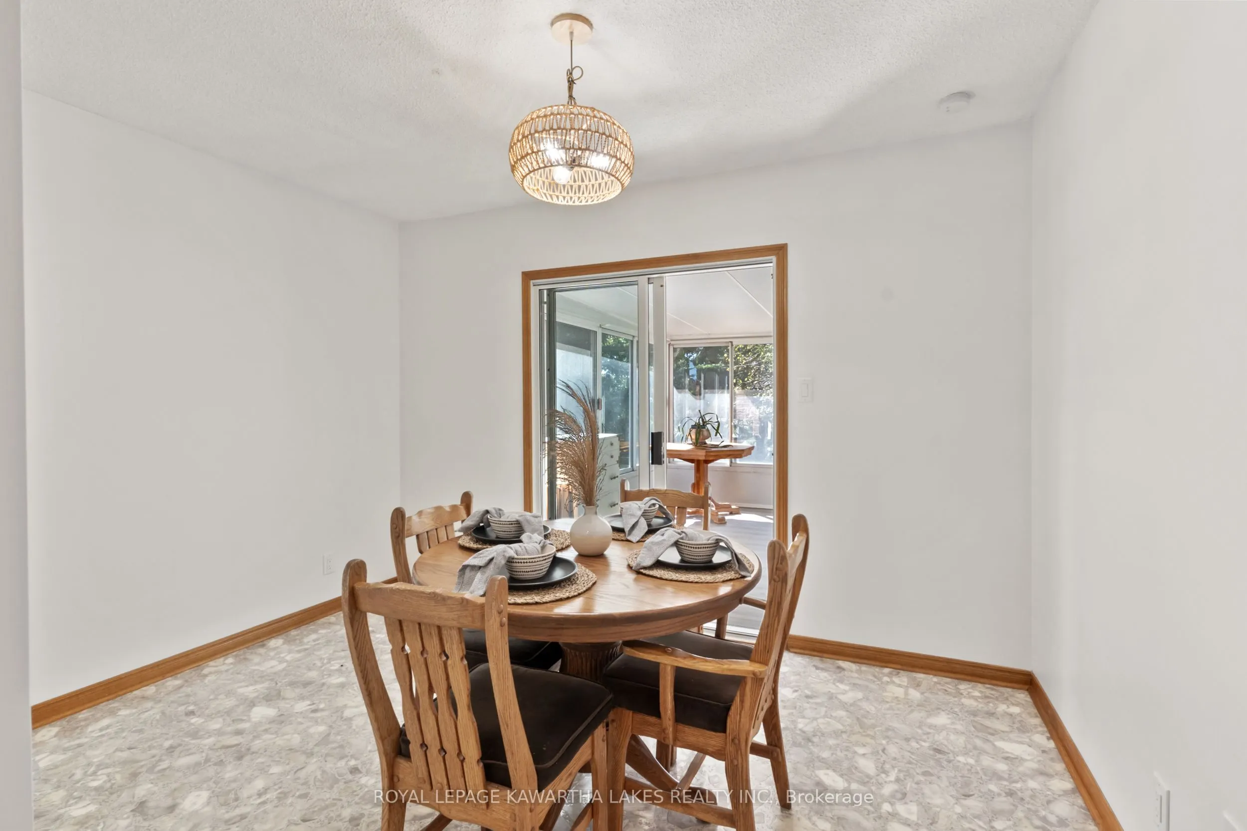 195 Elgin Street W