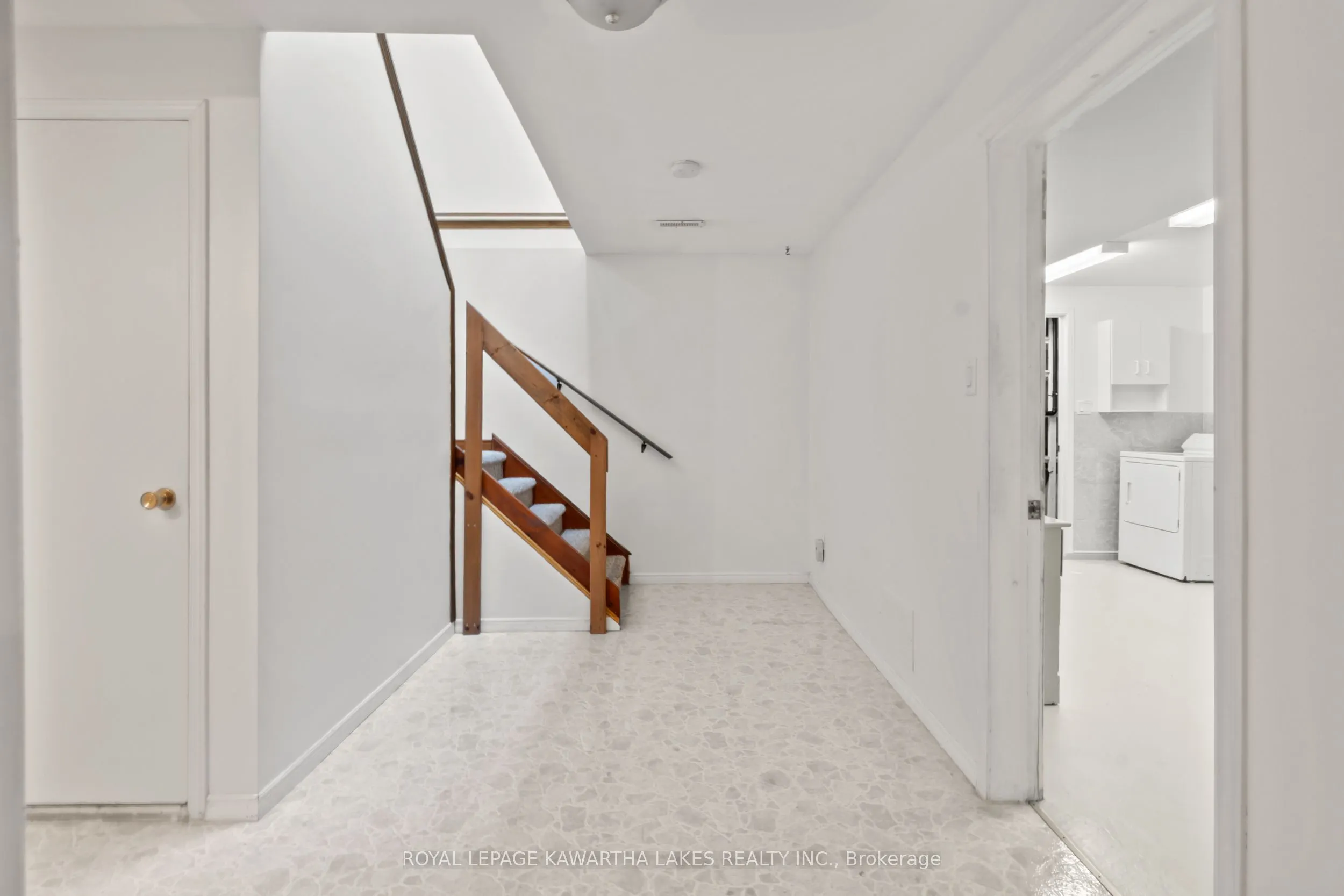 195 Elgin Street W