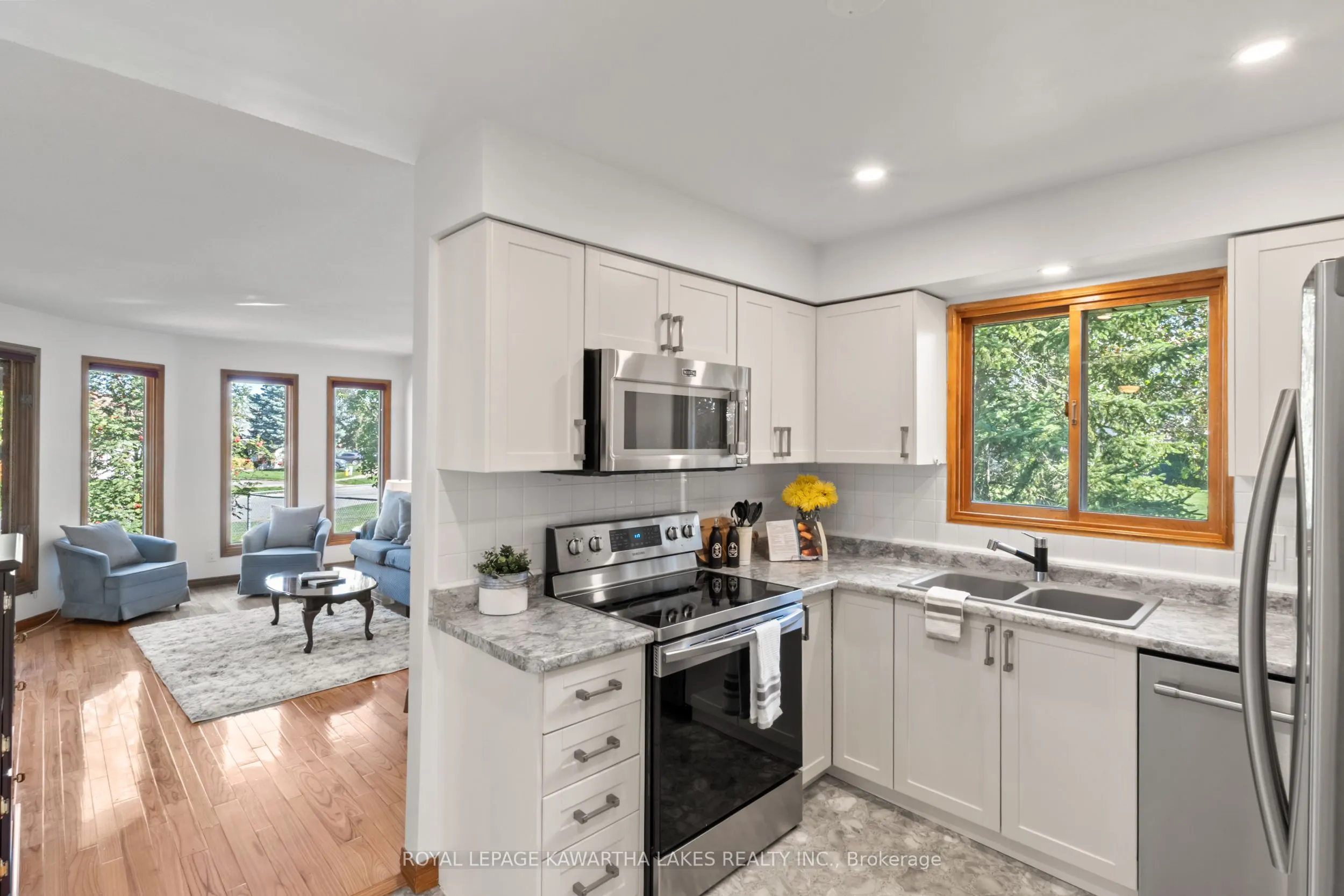 195 Elgin Street W