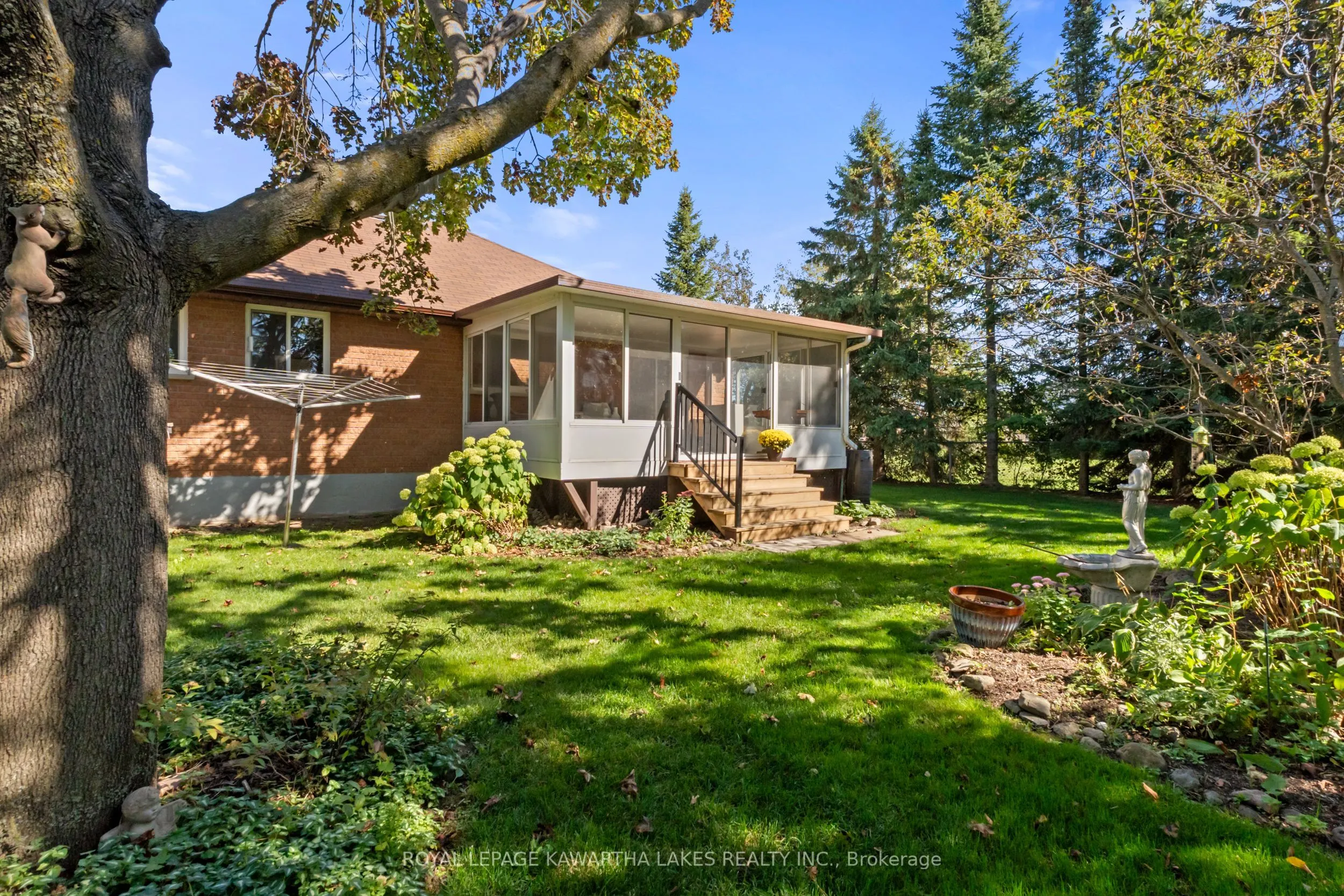 195 Elgin Street W