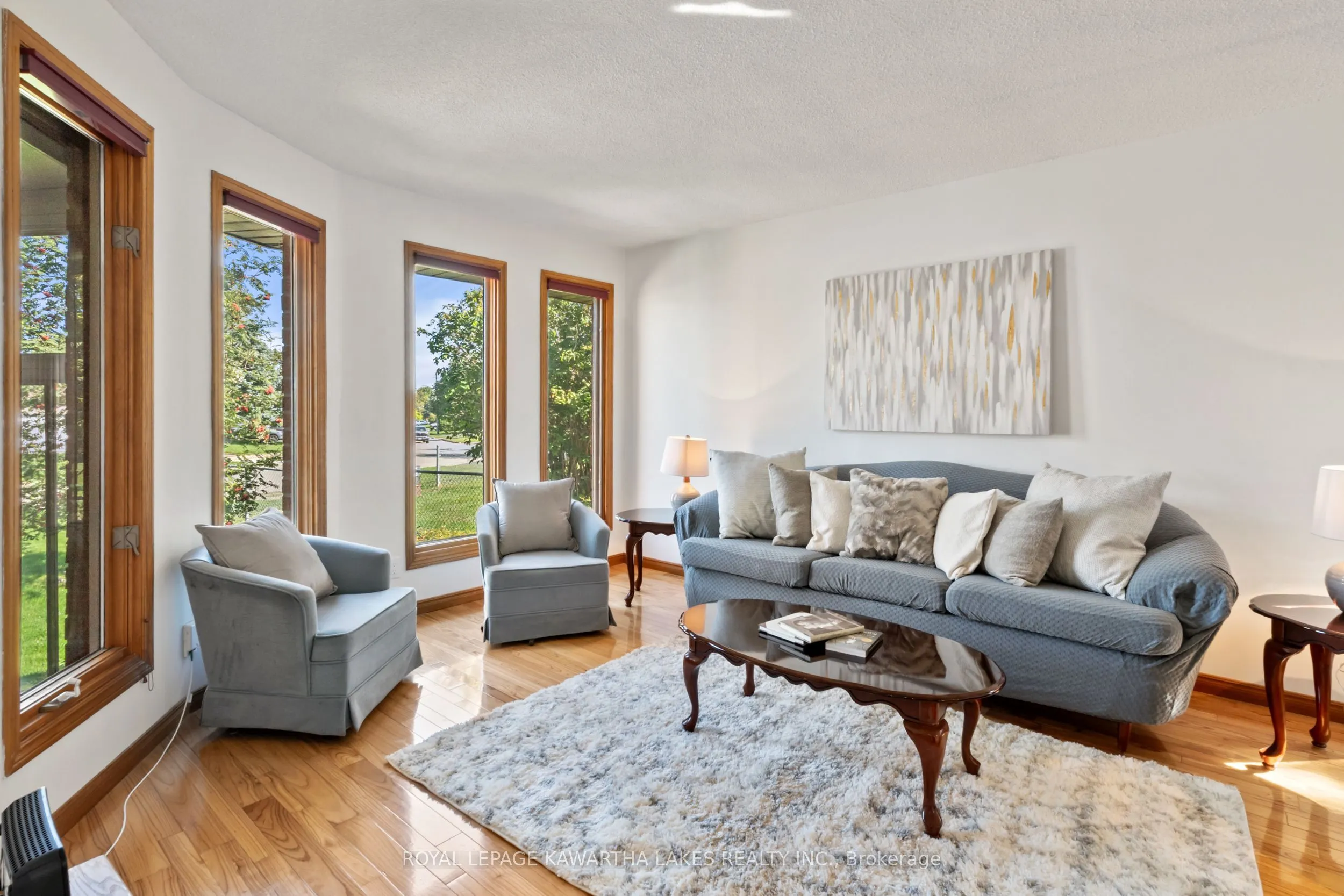 195 Elgin Street W