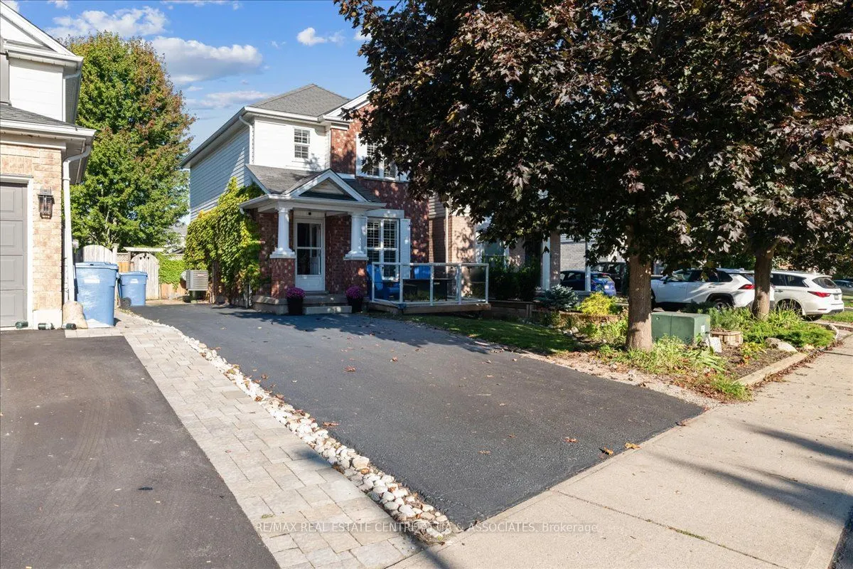 17 Starview Crescent