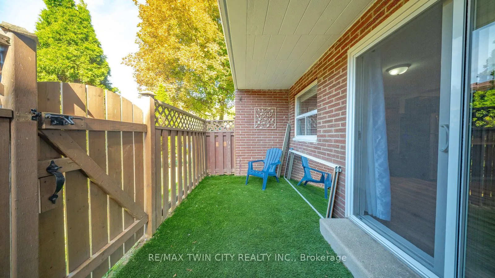 640 Grey Street, #101