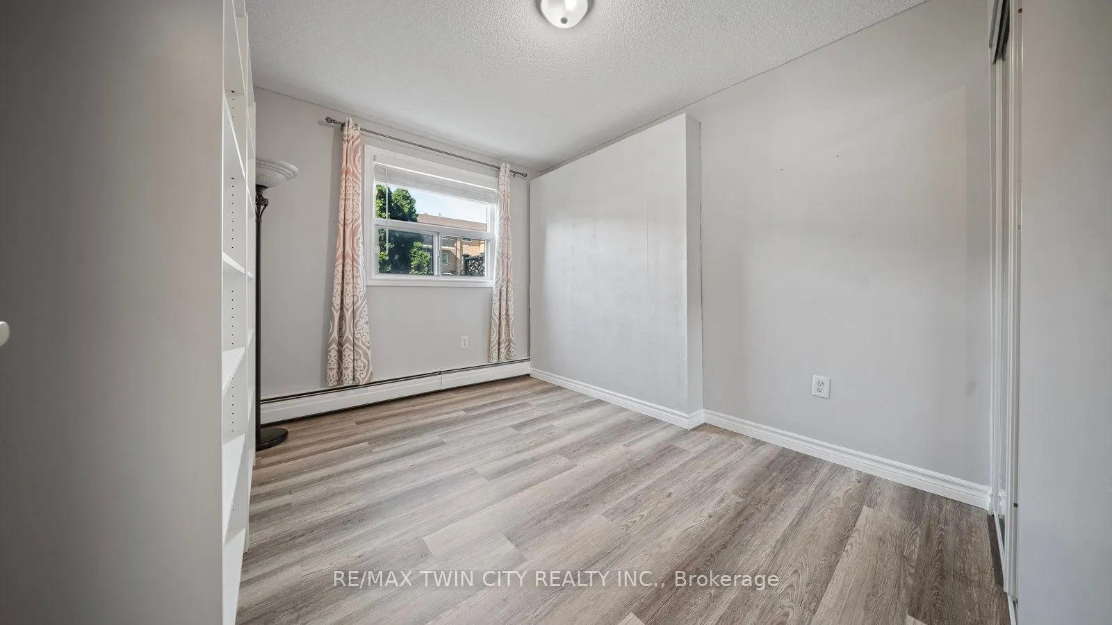 640 Grey Street, #101