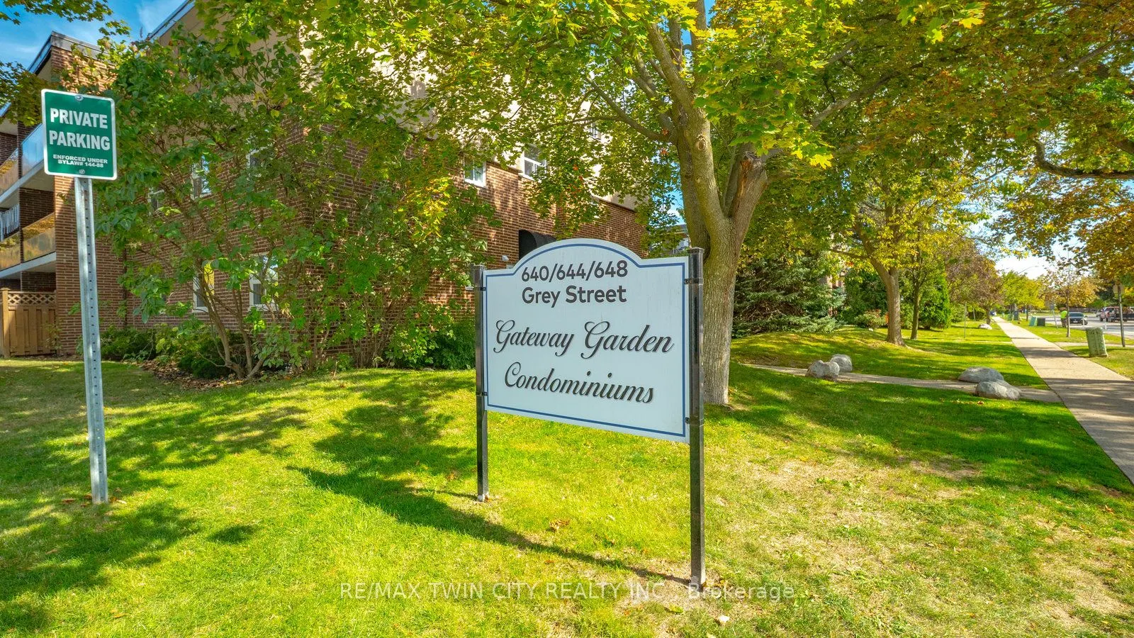 640 Grey Street, #101