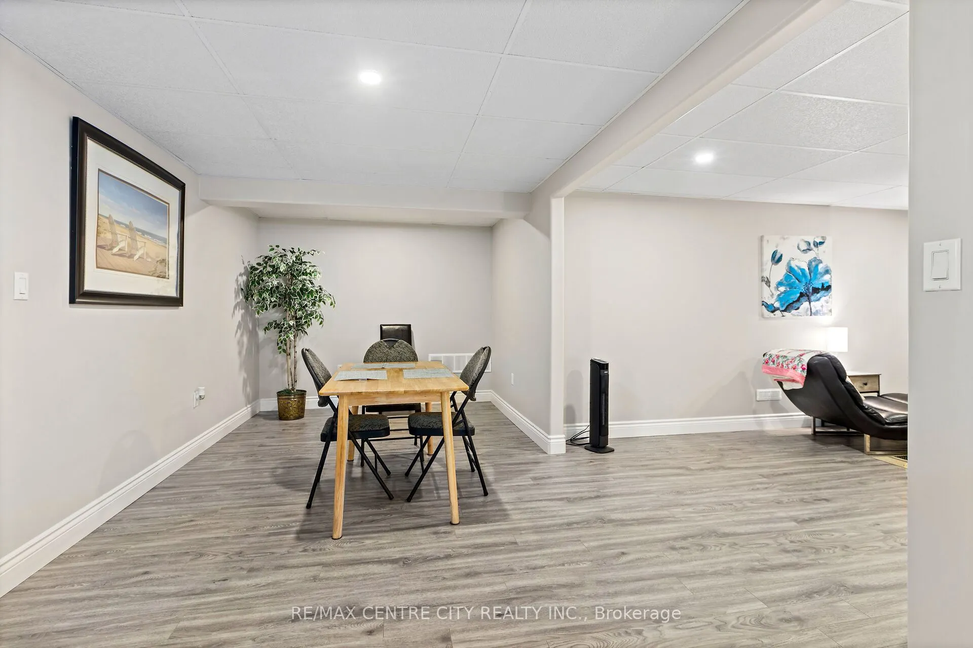 1041 Bruce Road 23
