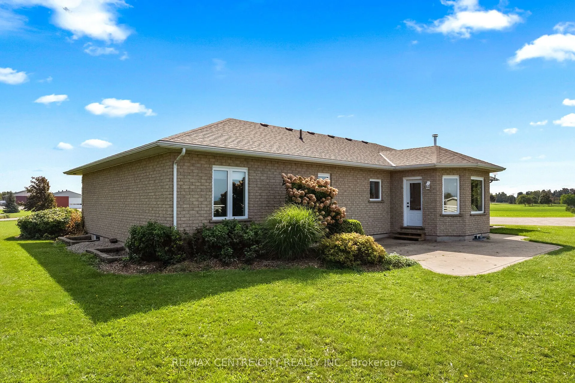 1041 Bruce Road 23