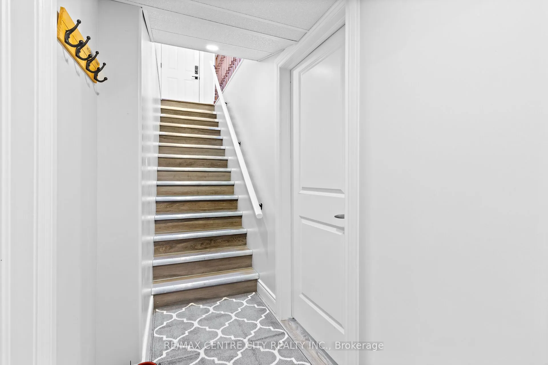 1041 Bruce Road 23