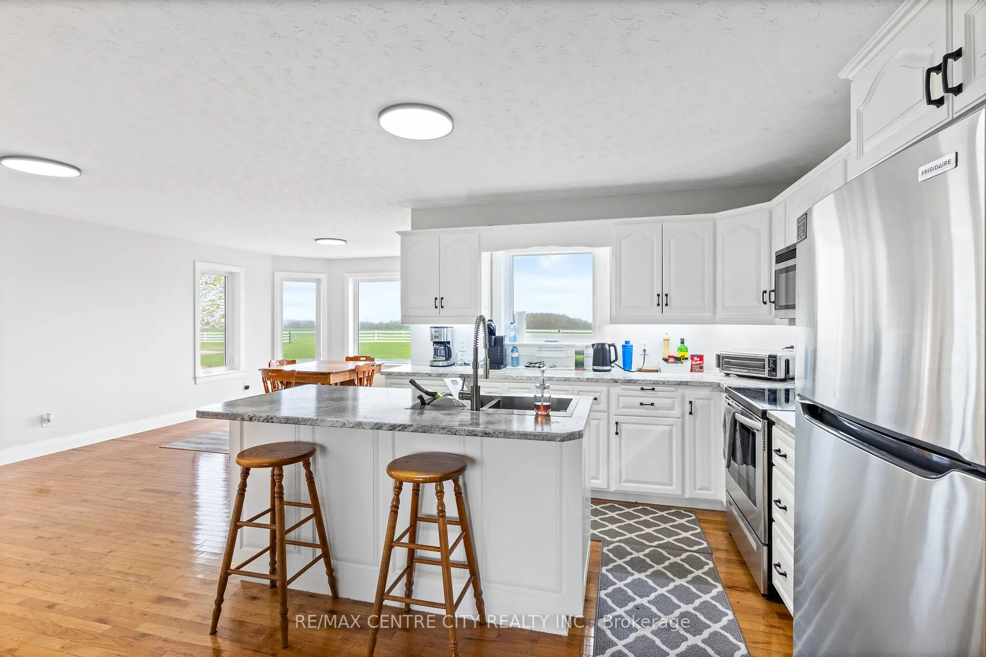 1041 Bruce Road 23