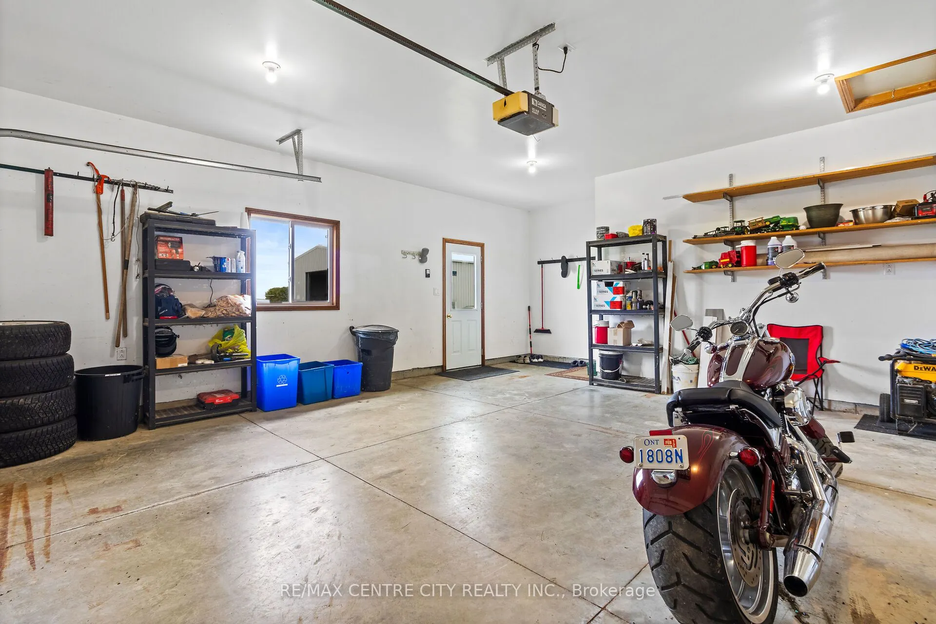 1041 Bruce Road 23