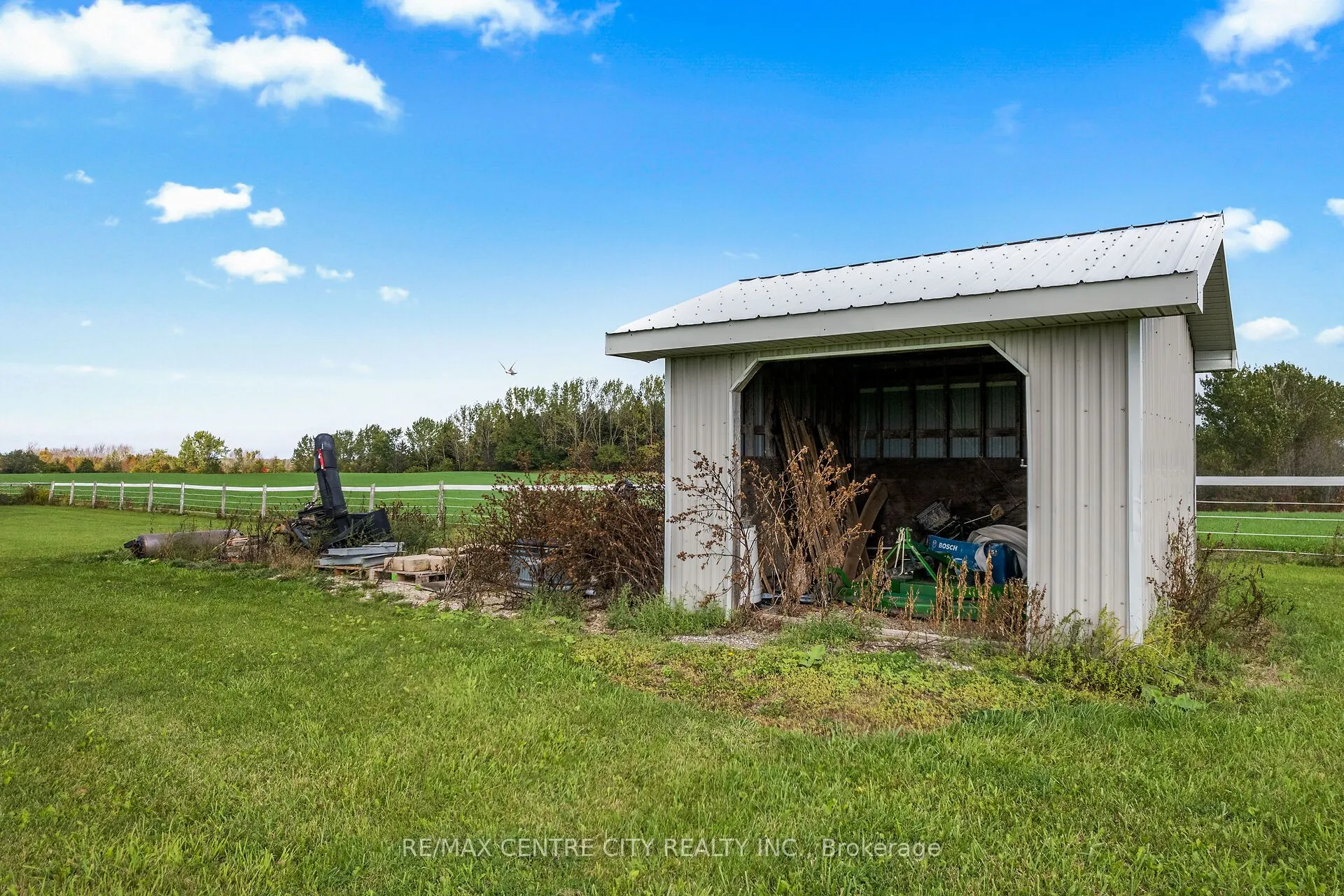 1041 Bruce Road 23