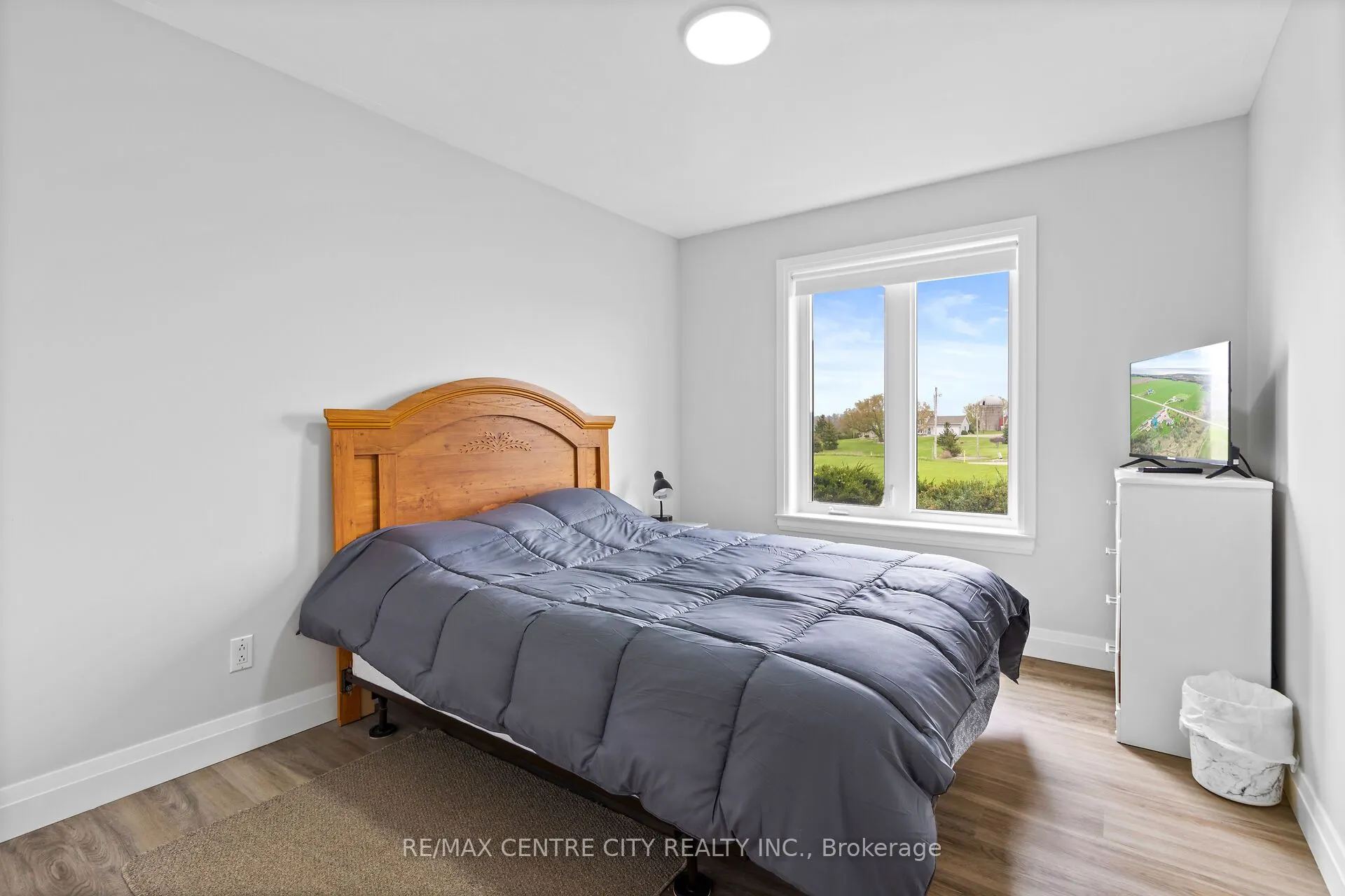 1041 Bruce Road 23