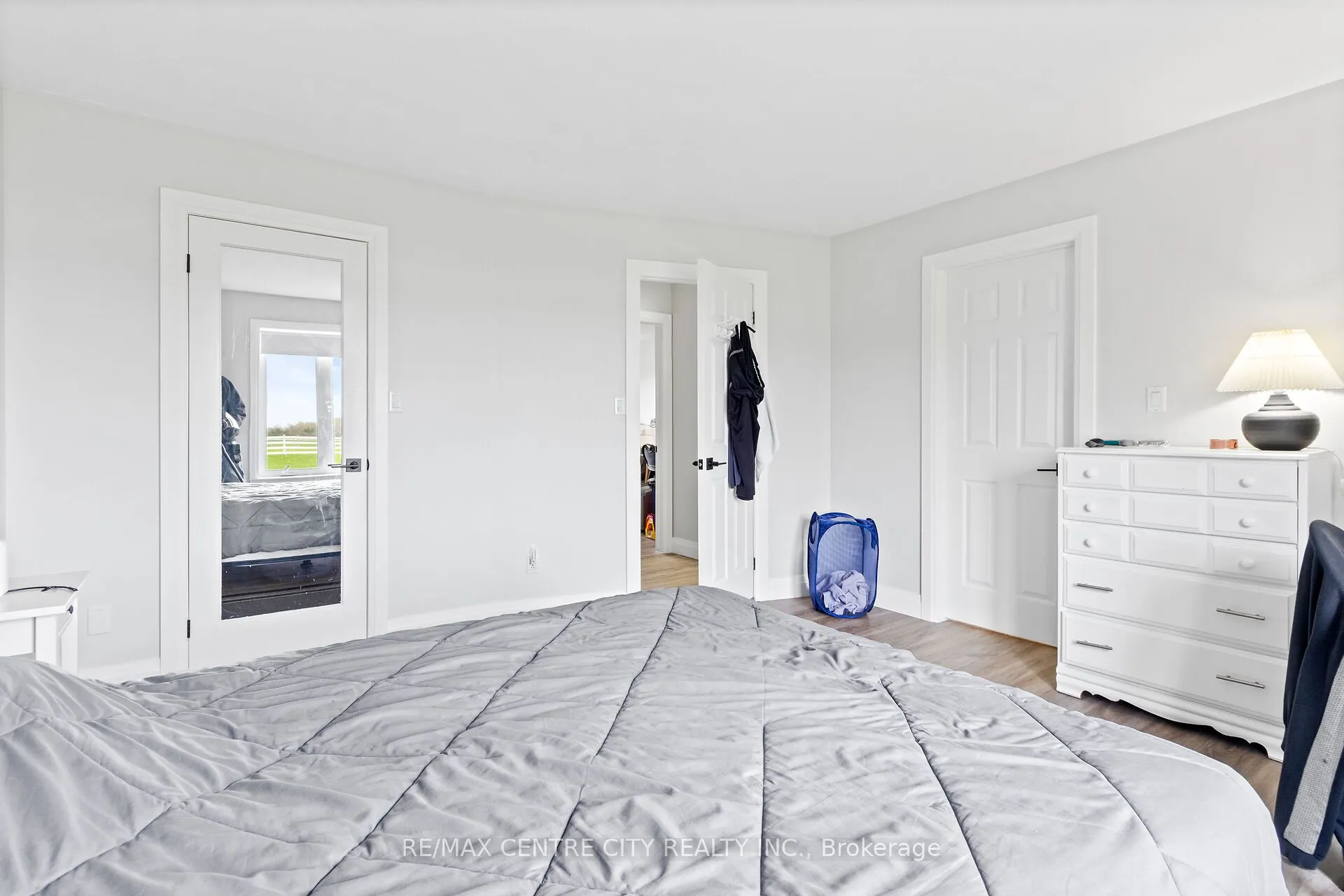 1041 Bruce Road 23