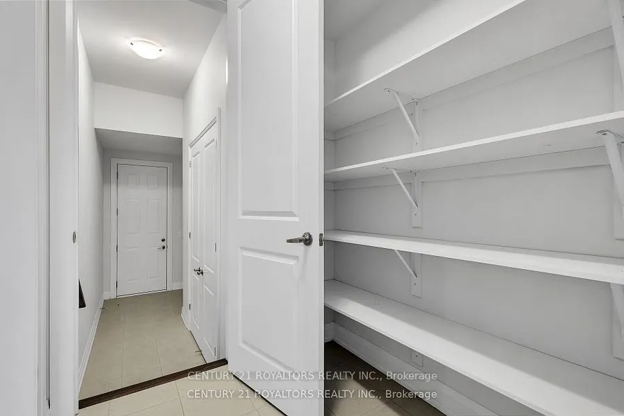 1287 Upper Thames Drive
