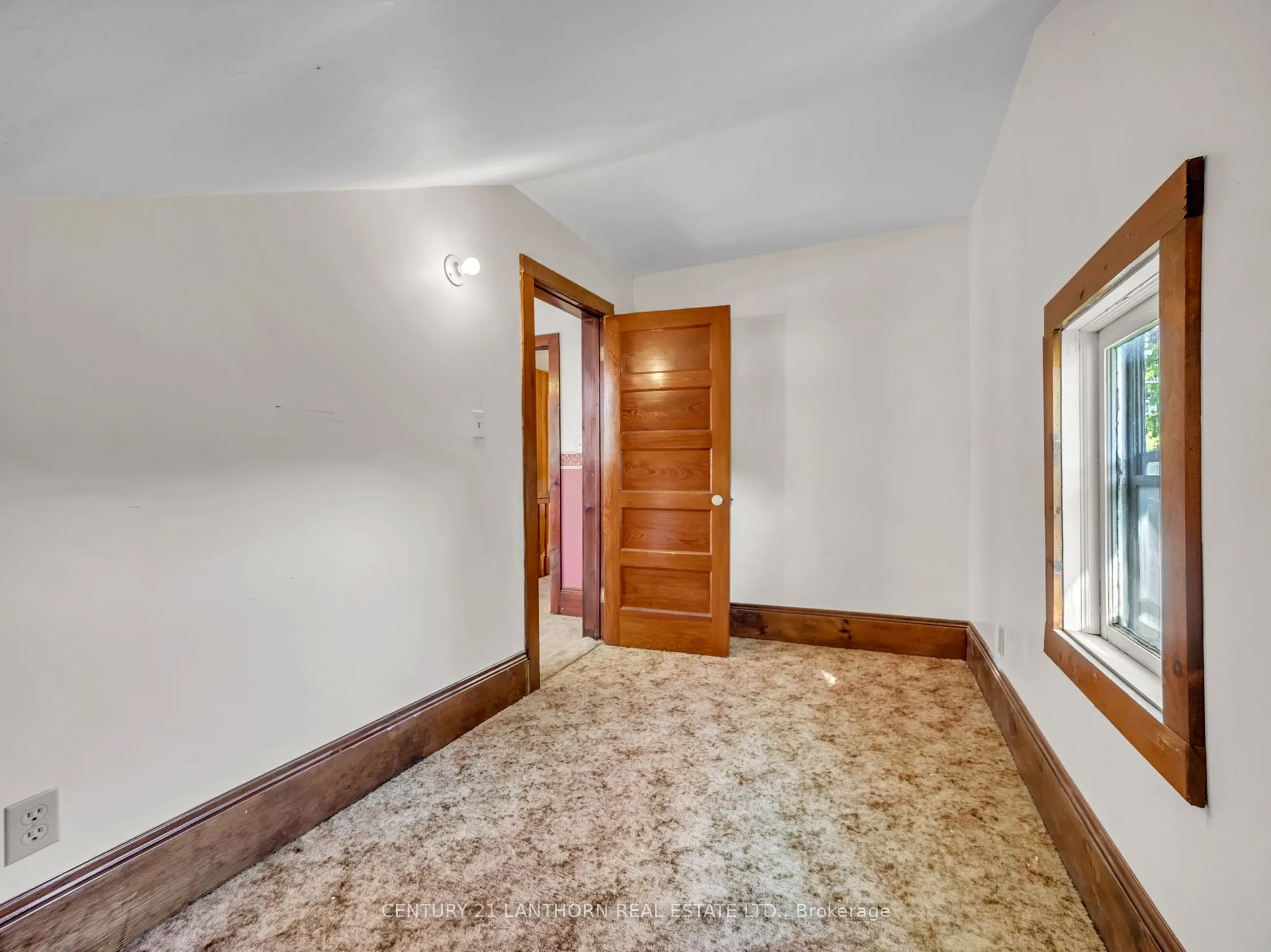49 Consecon Street E