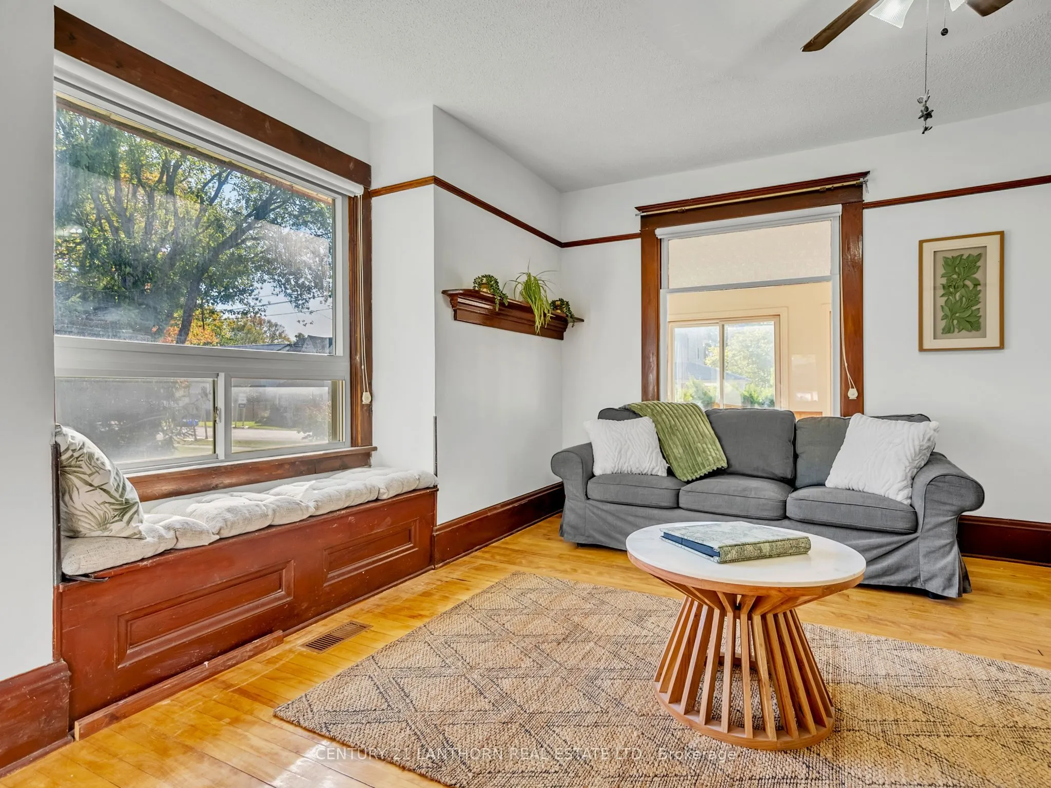 49 Consecon Street E