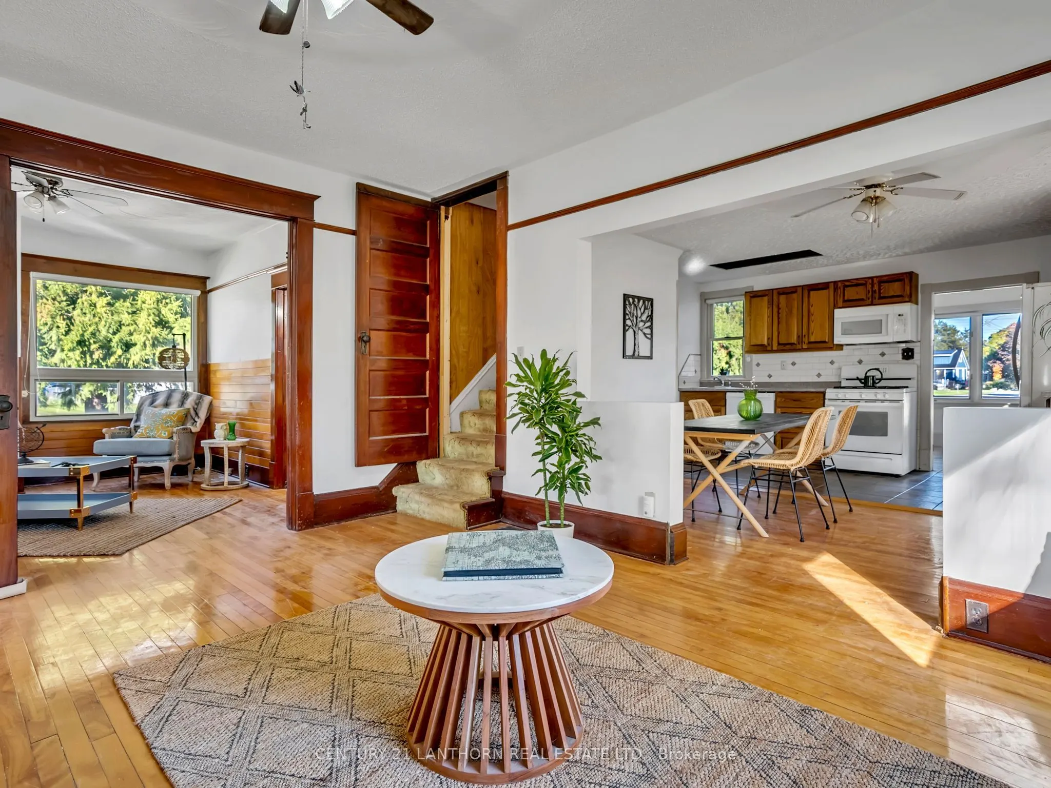 49 Consecon Street E