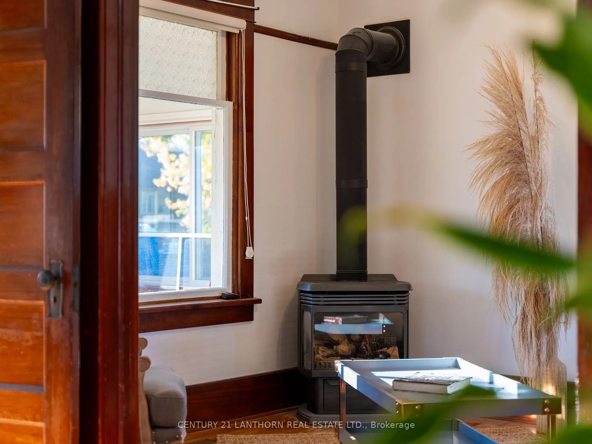 49 Consecon Street E